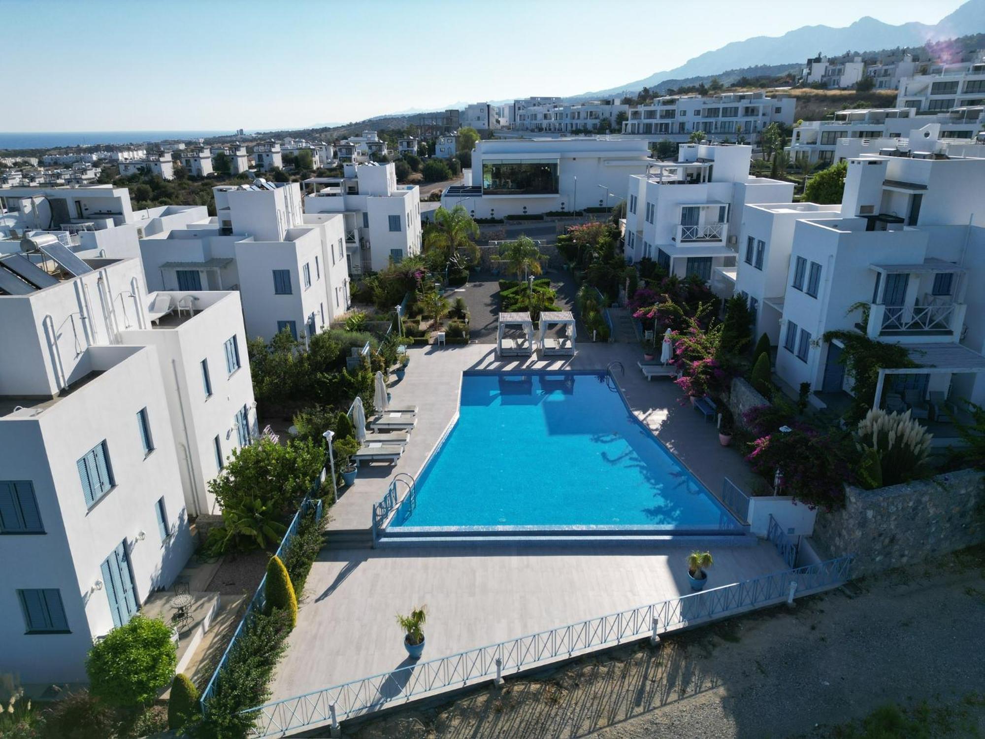 Apartment Elegance C8 Rooftop Spa&gym Mountain&seeview