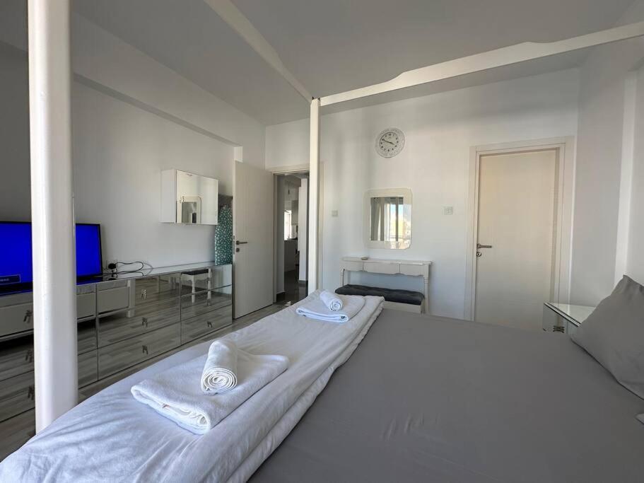 2 Bedroom , 2 Bathroom Octavius 64 By Myguest Cyprus Apartment