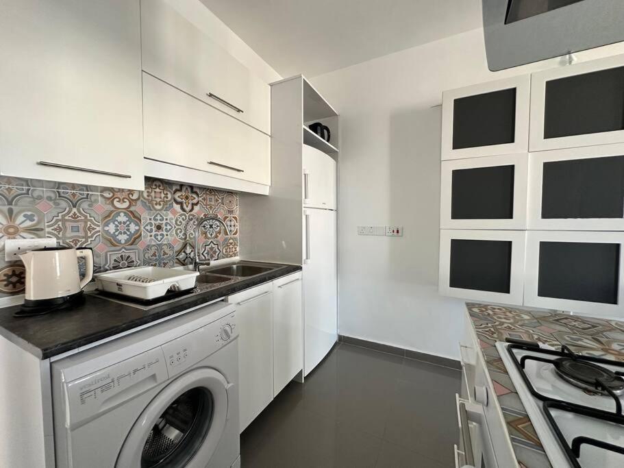 2 Bedroom , 2 Bathroom Octavius 64 By Myguest Cyprus *