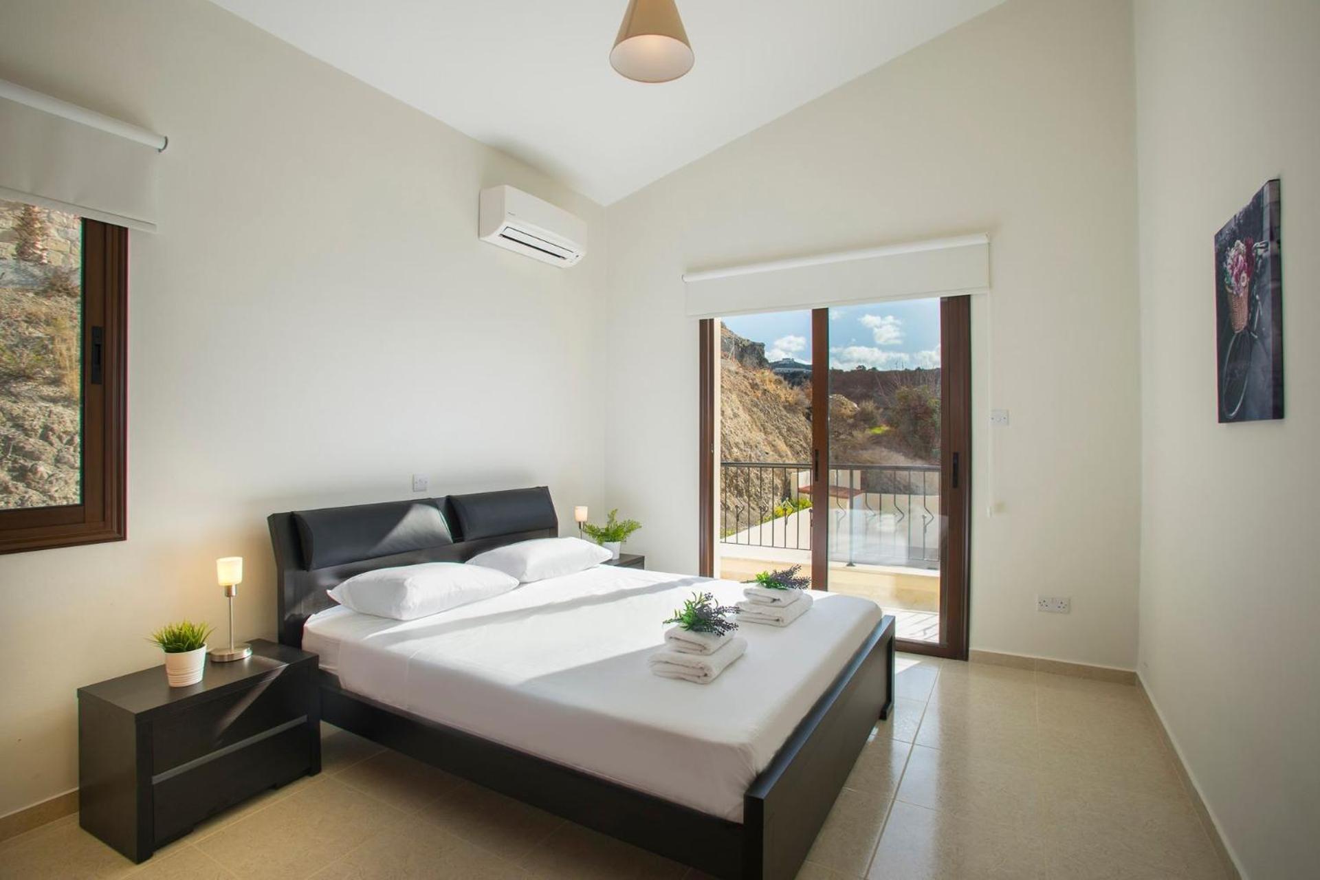Ev Villa Blue Jadeite Coral Bay Paphos *
