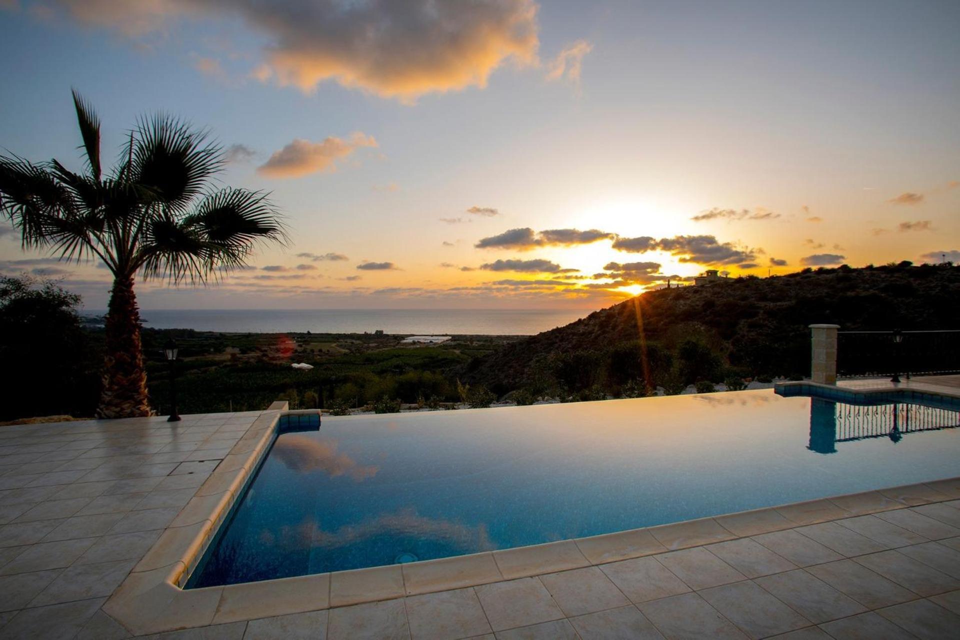 Villa Ev Villa Blue Jadeite Coral Bay Paphos *