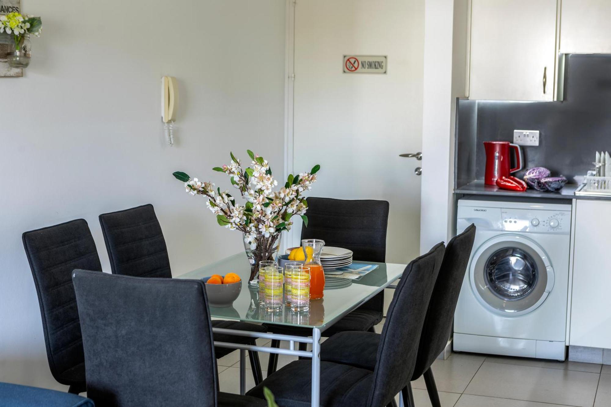 Airbnsea Centre Side Sea View Apartment *