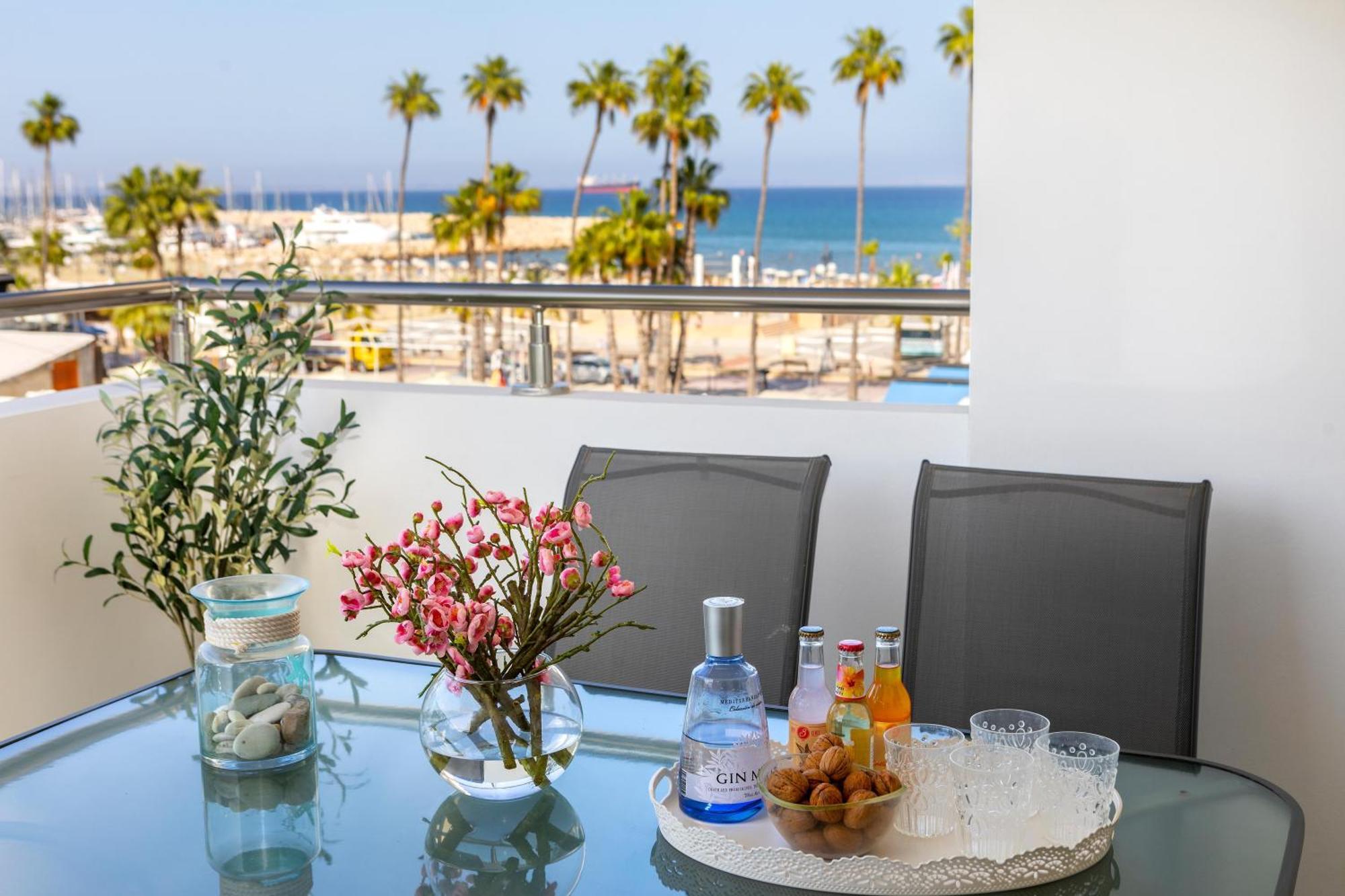 Airbnsea Centre Side Sea View Larnaca