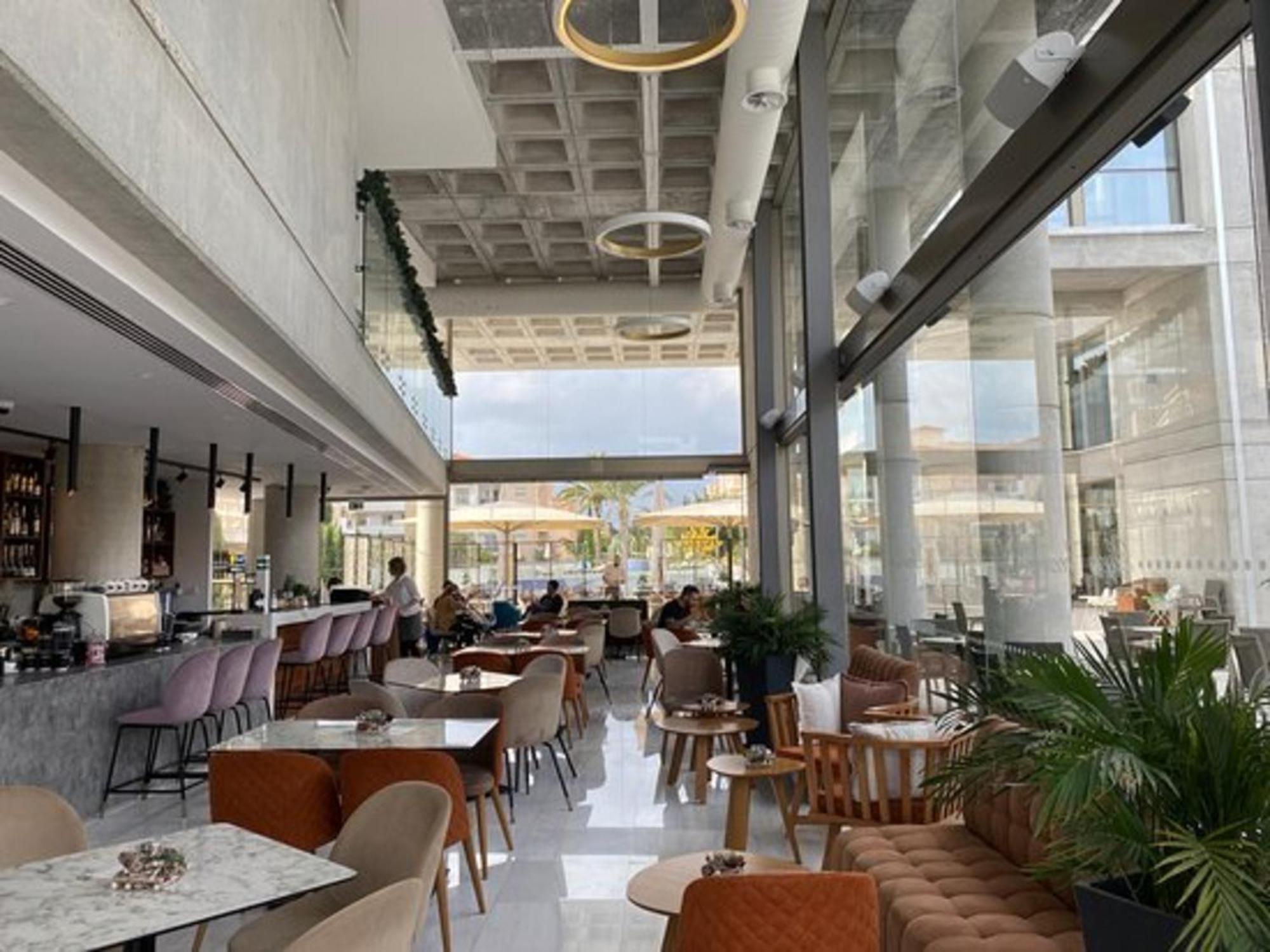 Phaedrus Living Elysia Park Flat Apartment