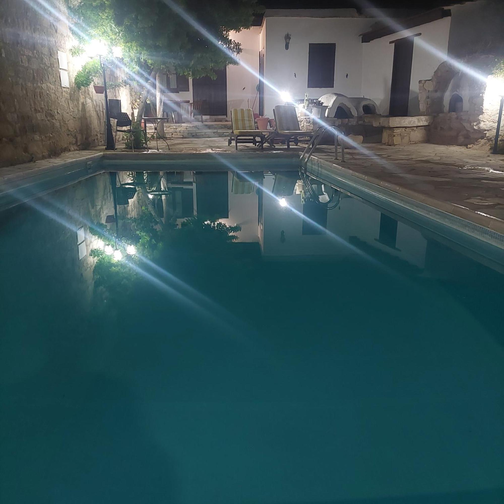 Avalon Village 3*