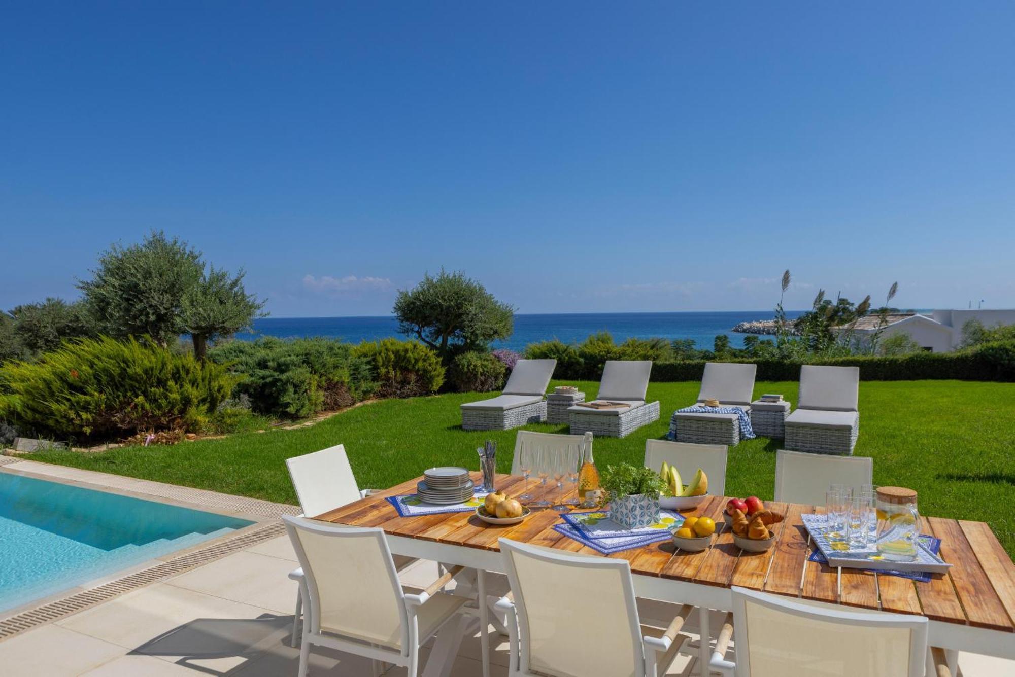 Sirina Seafront Paradise Villa *