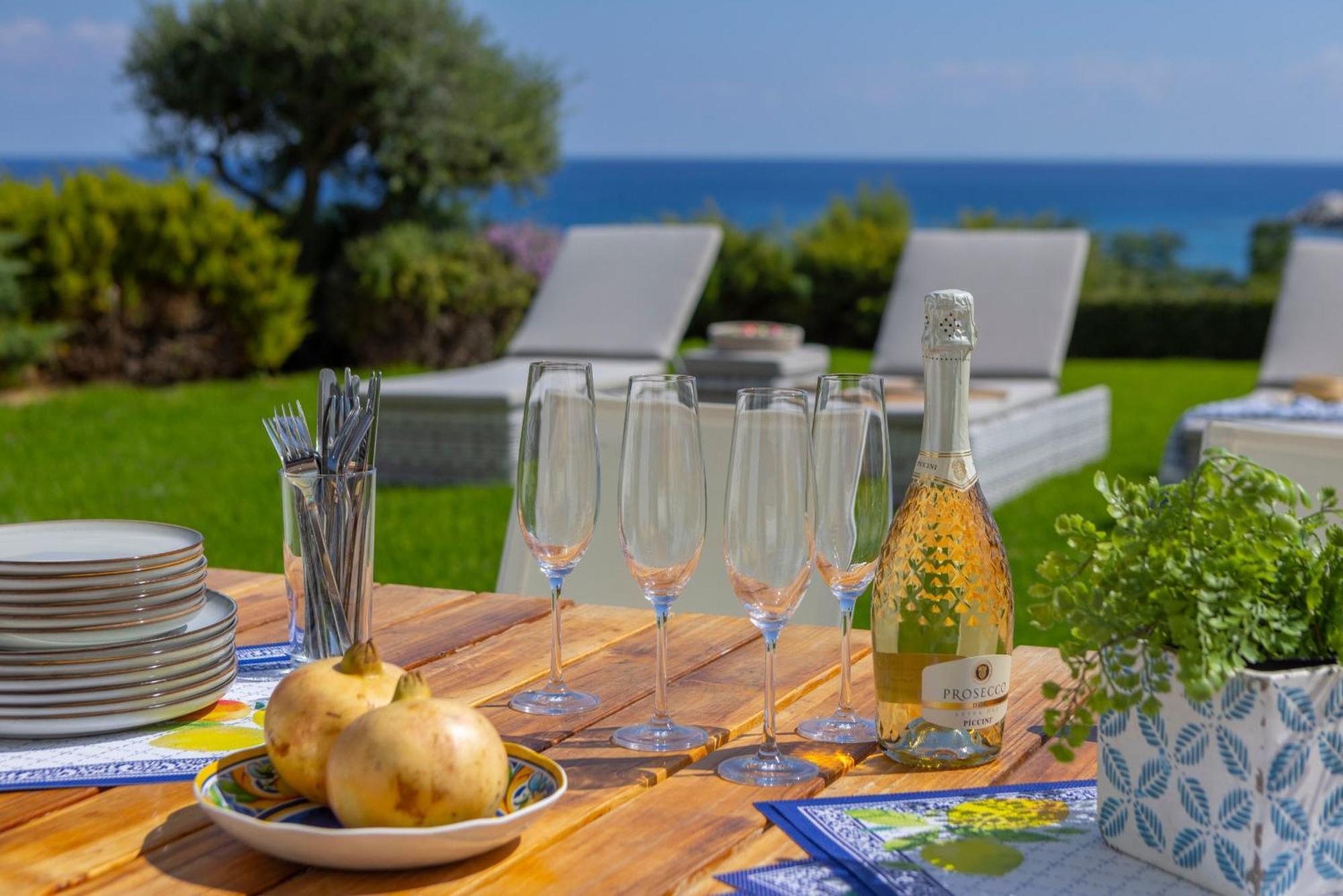 Villa Sirina Seafront Paradise *