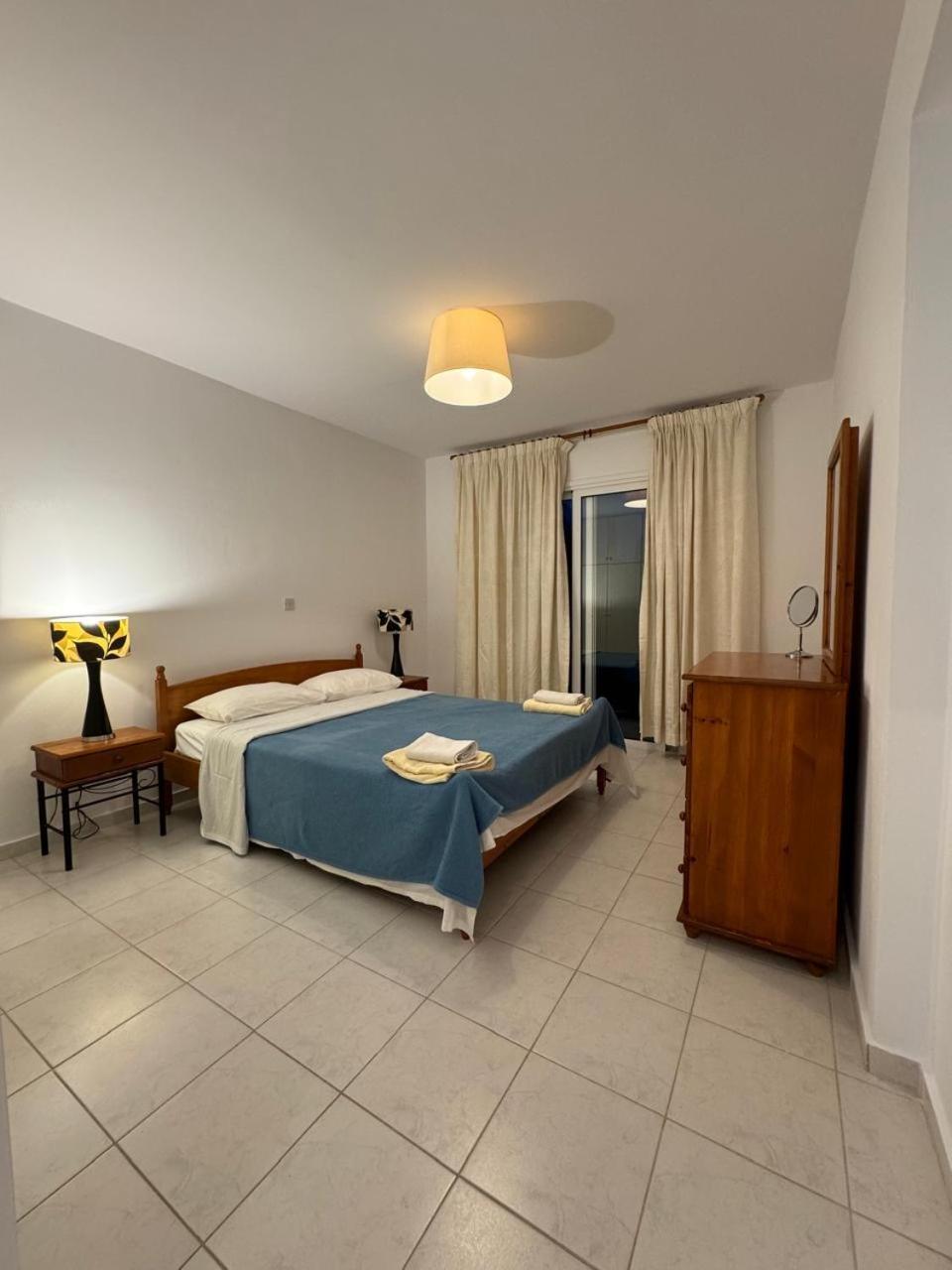 Beautiful 1-bd Ap Near The Historic Places Apartment Paphos