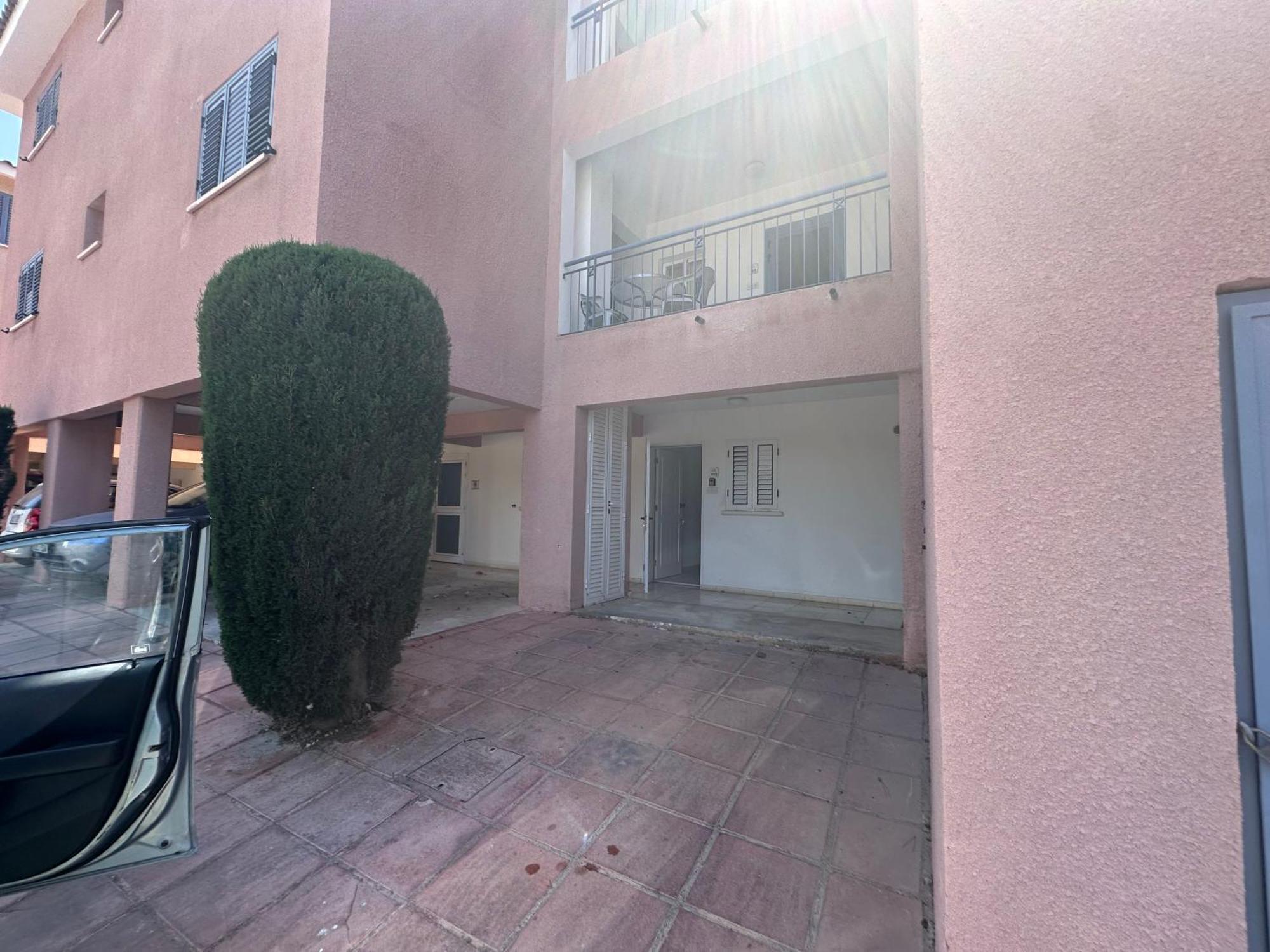Beautiful 1-bd Ap Near The Historic Places Apartment Paphos