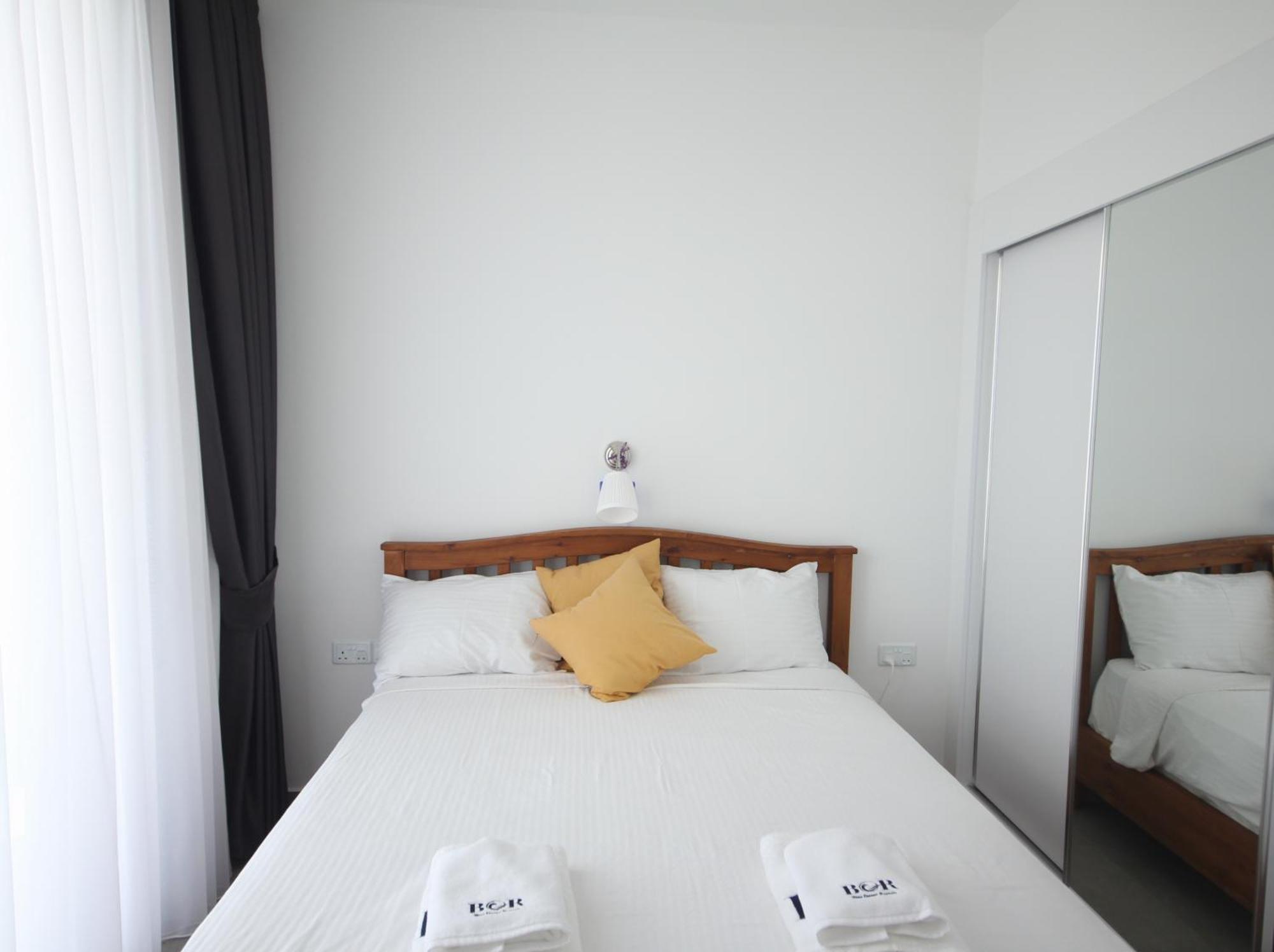 Apartment Homely 2-bedroom With Garden And Sea View *