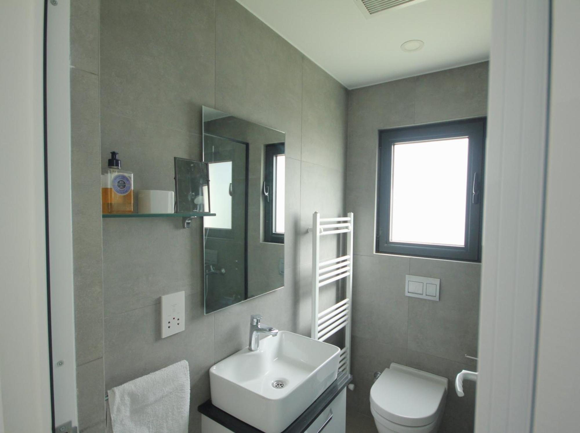 Apartment Homely 2-bedroom With Garden And Sea View