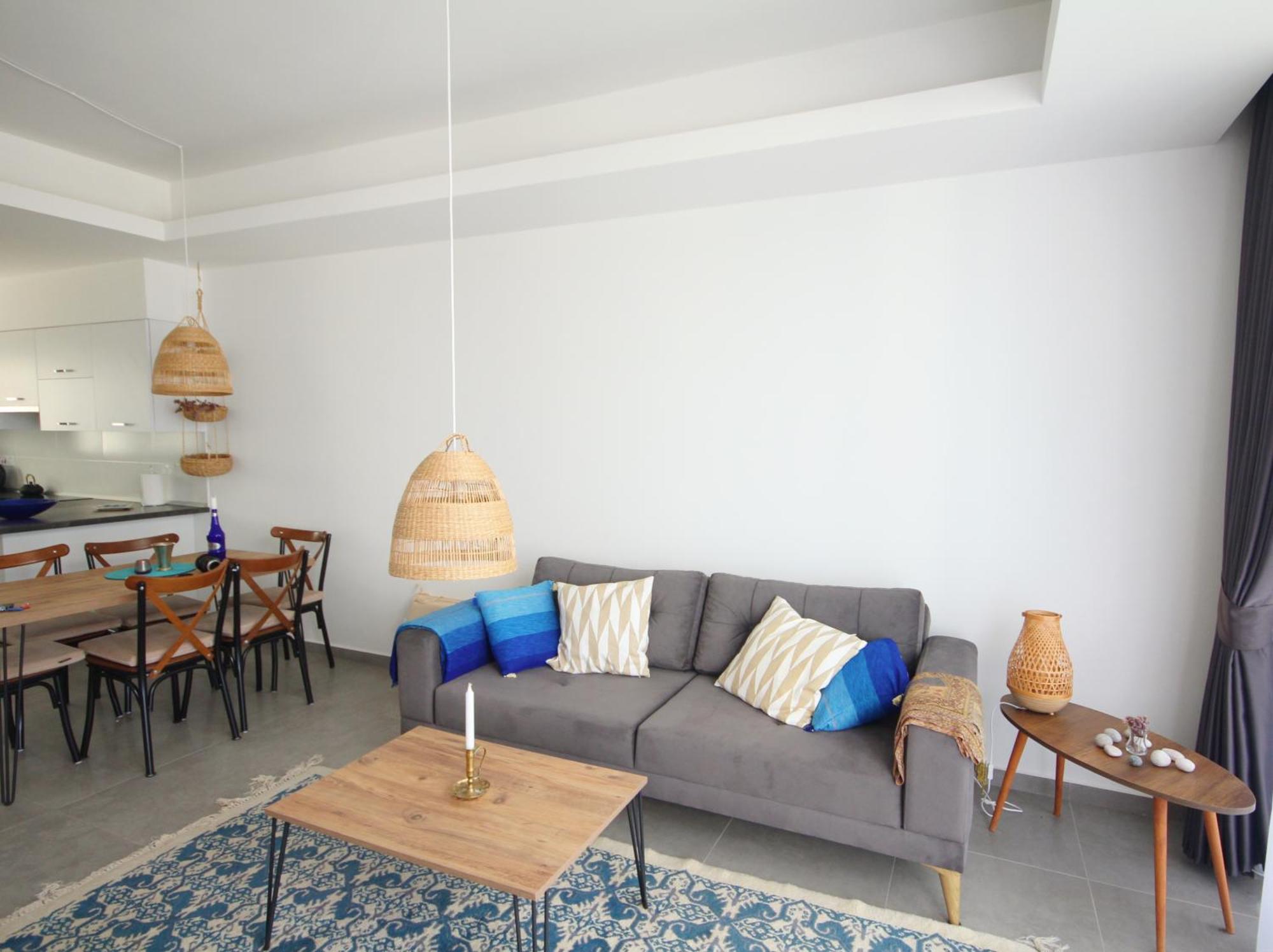 Homely 2-bedroom With Garden And Sea View Apartment *