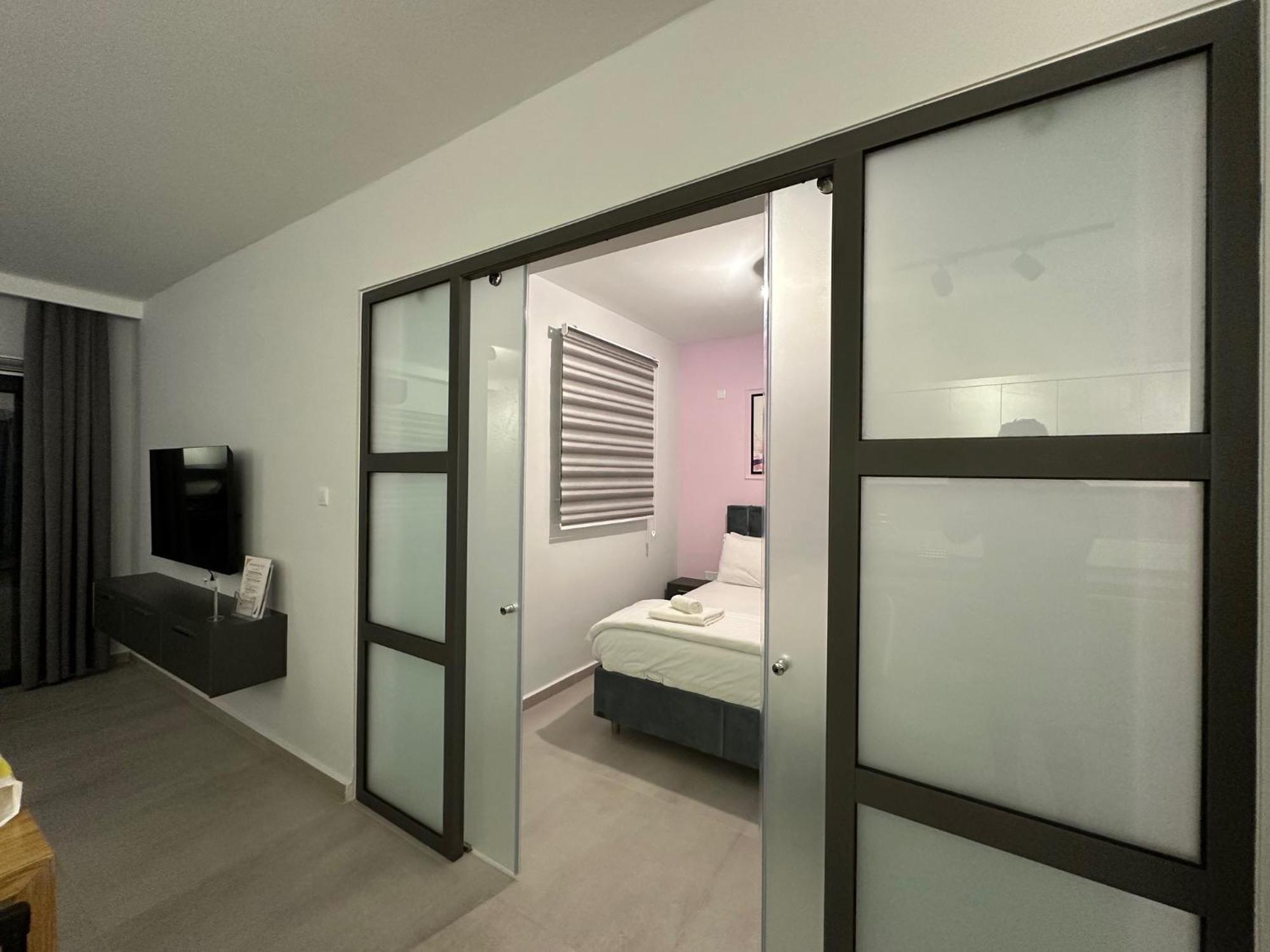 Myguest Clarus 33, Luxury 1-bedroom *