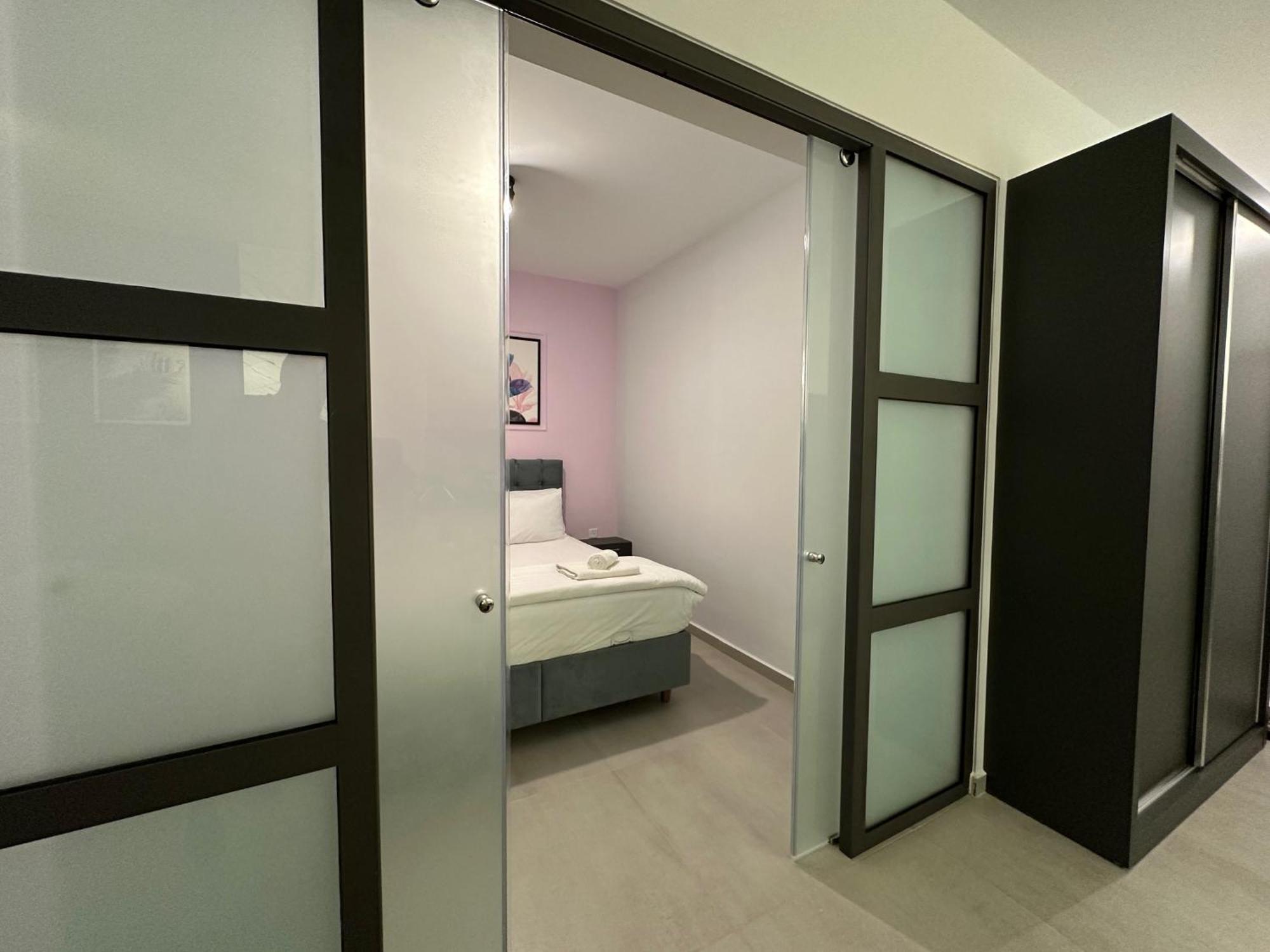 Myguest Clarus 33, Luxury 1-bedroom