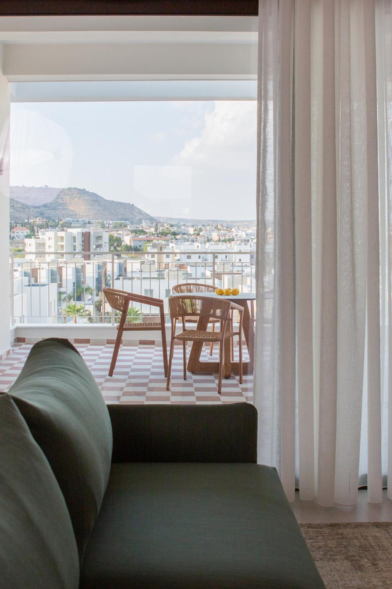 Liv & Co & Aparthotel *