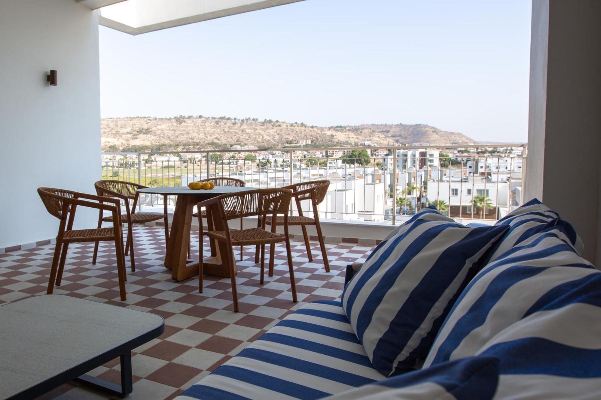 Liv & Co & Aparthotel