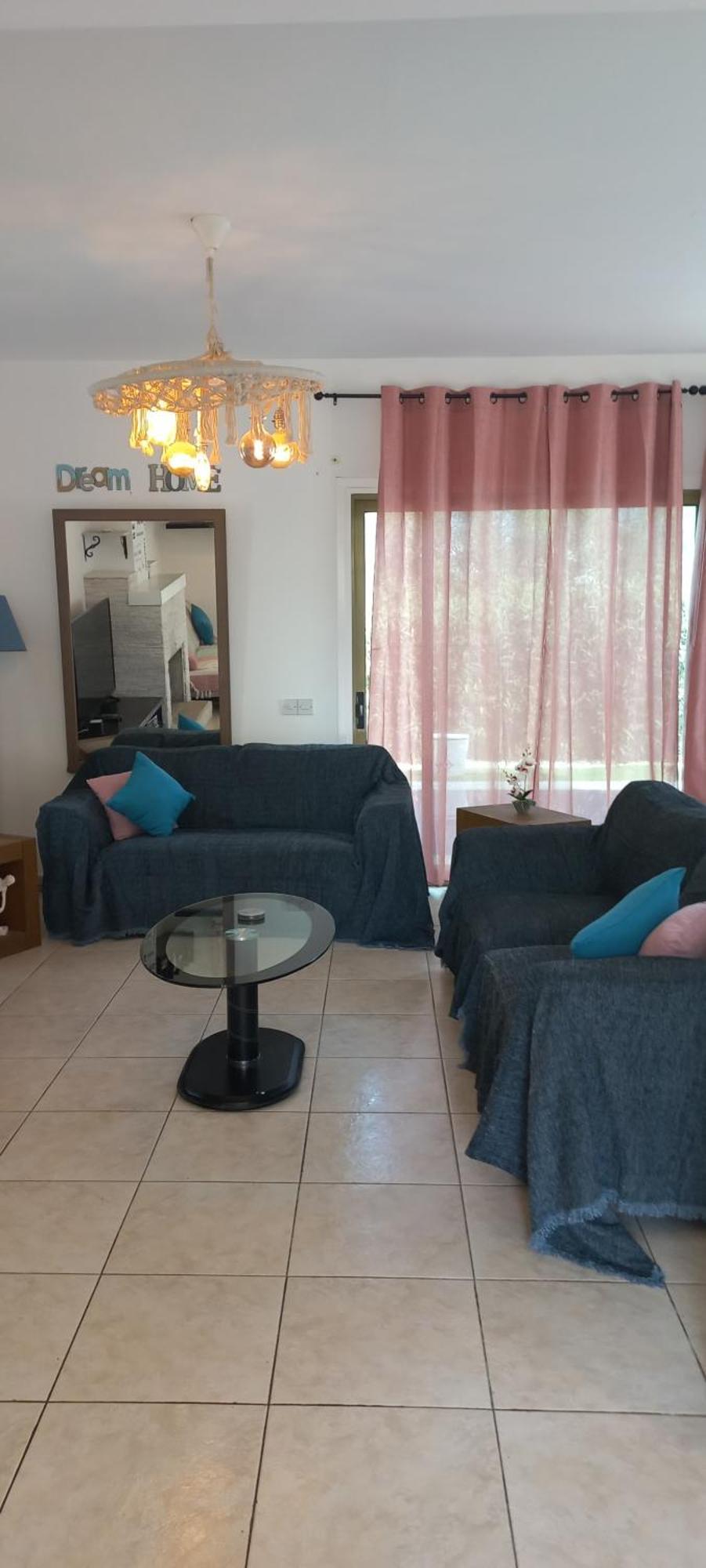 Golden Coast - Trendy 4 Bedroom Villa *