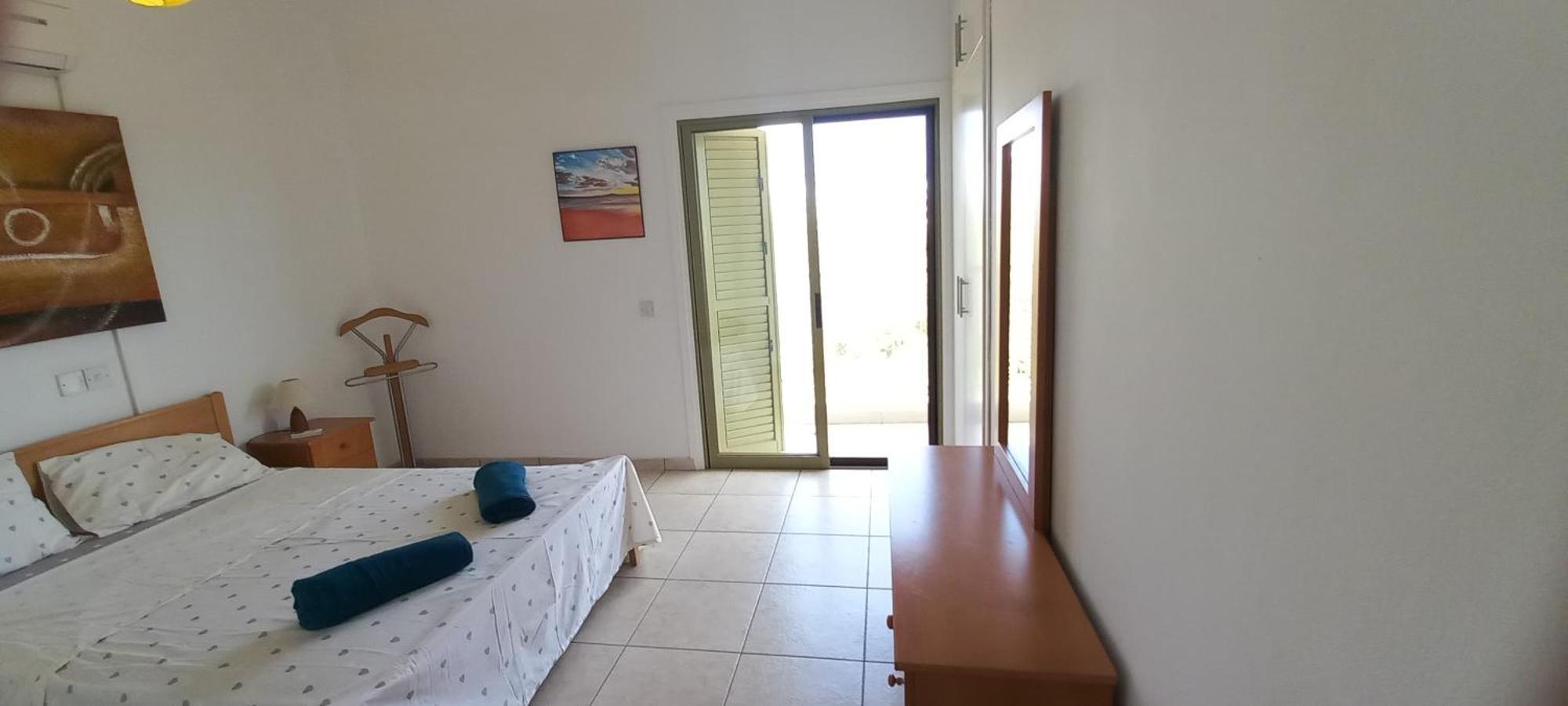 Golden Coast - Trendy 4 Bedroom