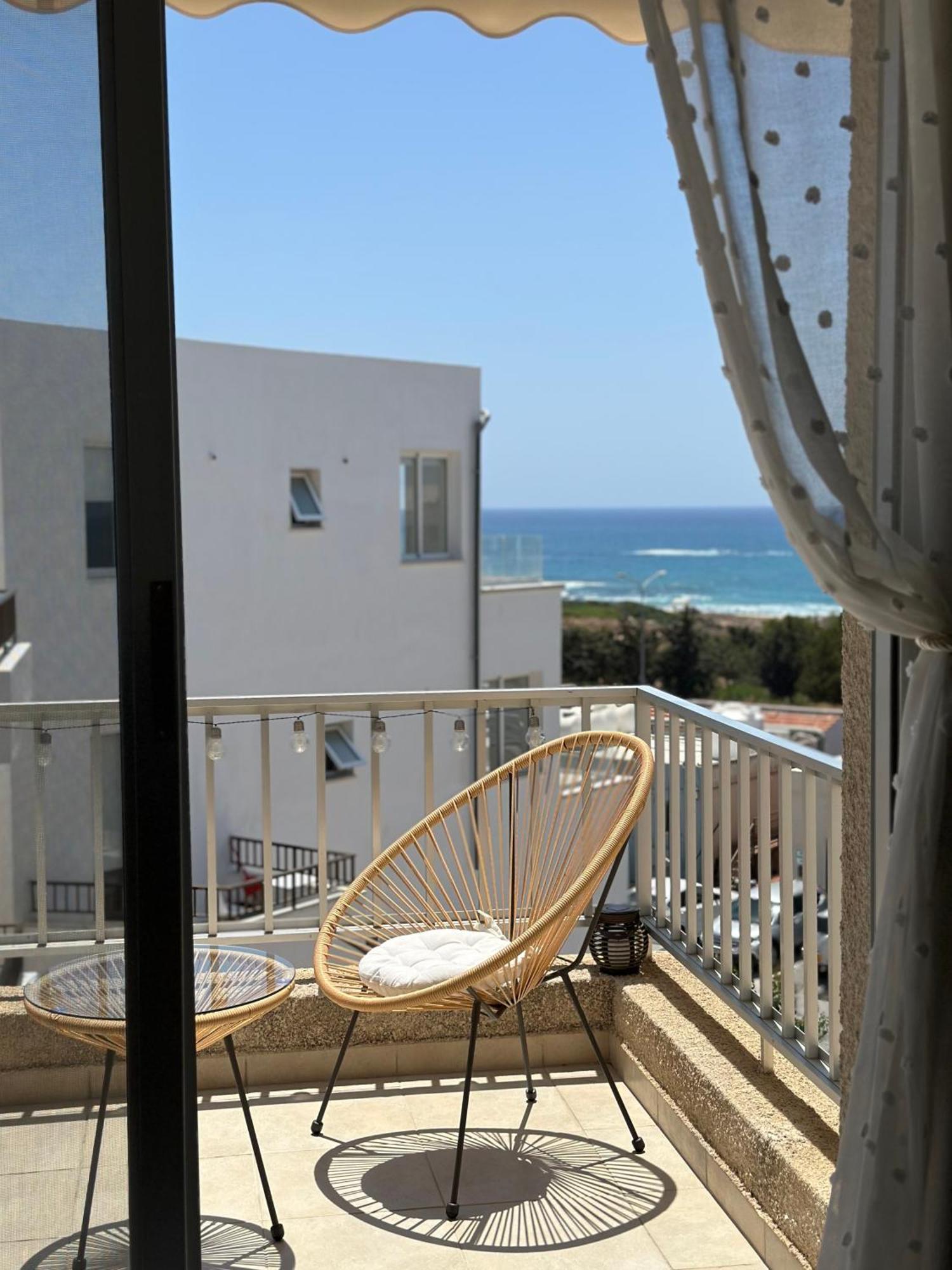 Sea View Near The Appartement Paphos