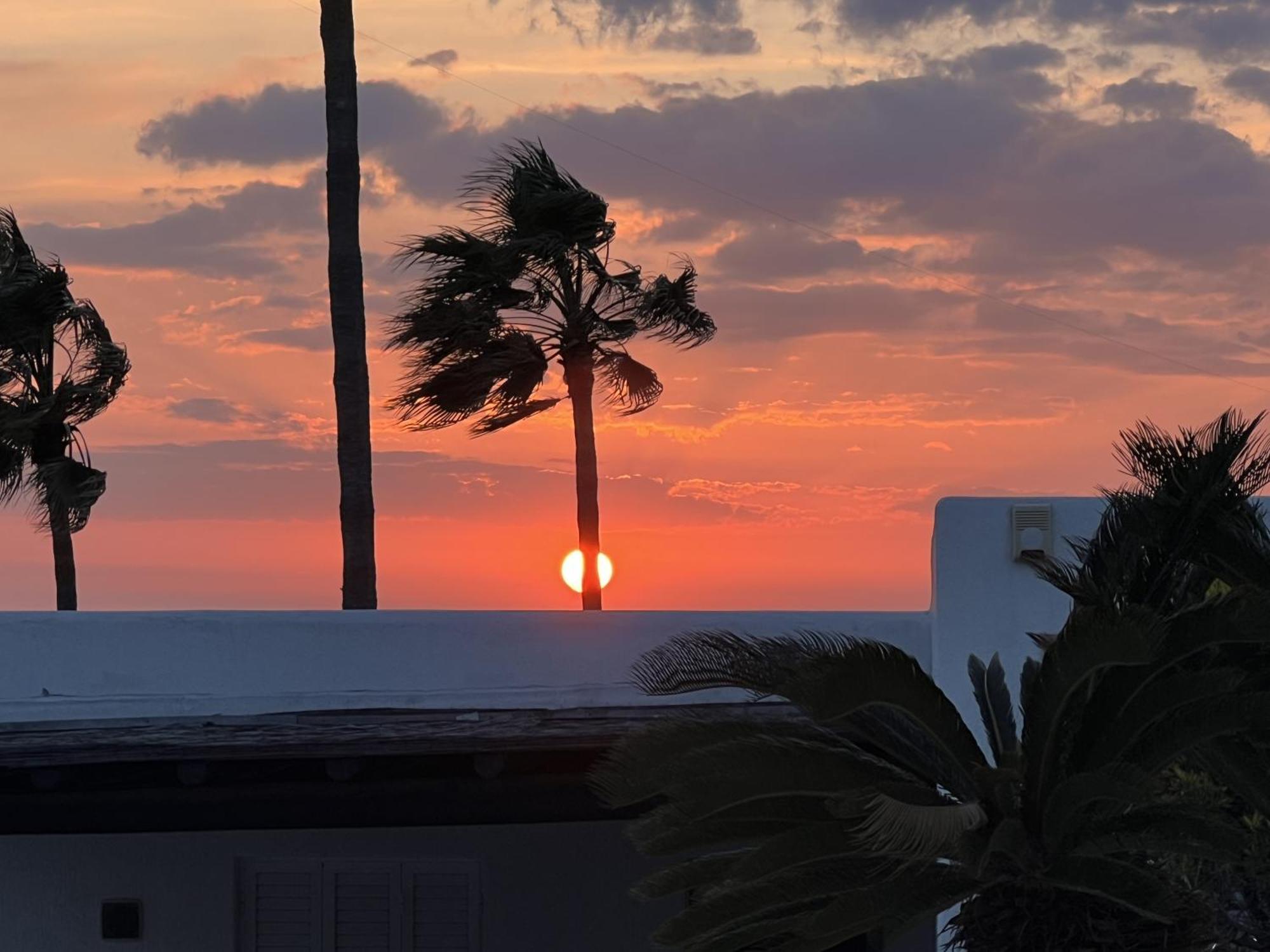 Sunset Deluxe And * Paphos