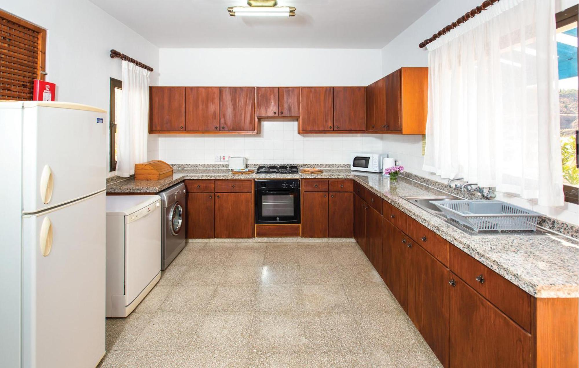 In With Kitchen