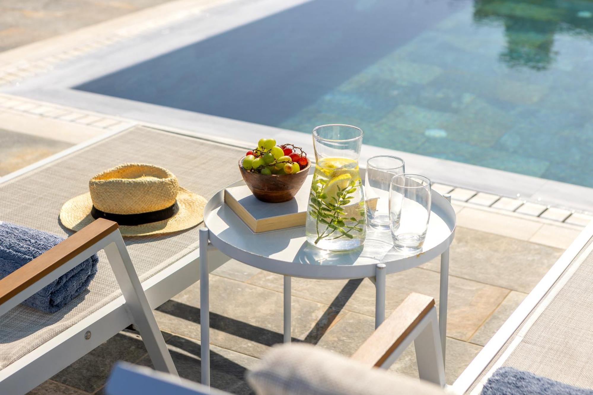 Diana Seaside Villa Pomos