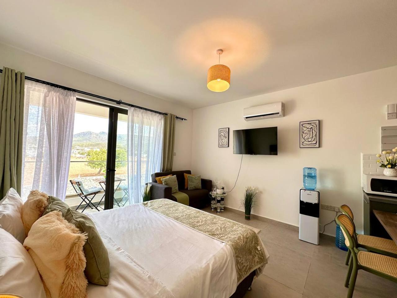 Apartment The Olive Beachfront & Kalogrea