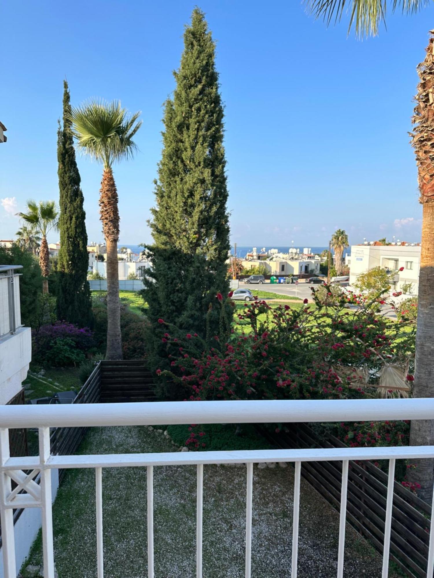 Villa Cozy House Near The In Regina Gardens Paphos