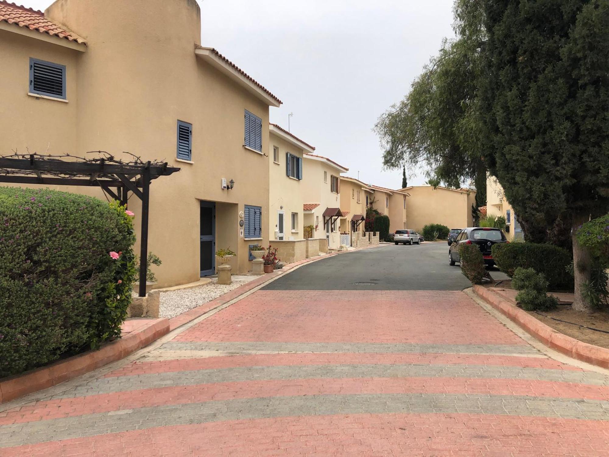 Villa Cozy House Near The In Regina Gardens Paphos