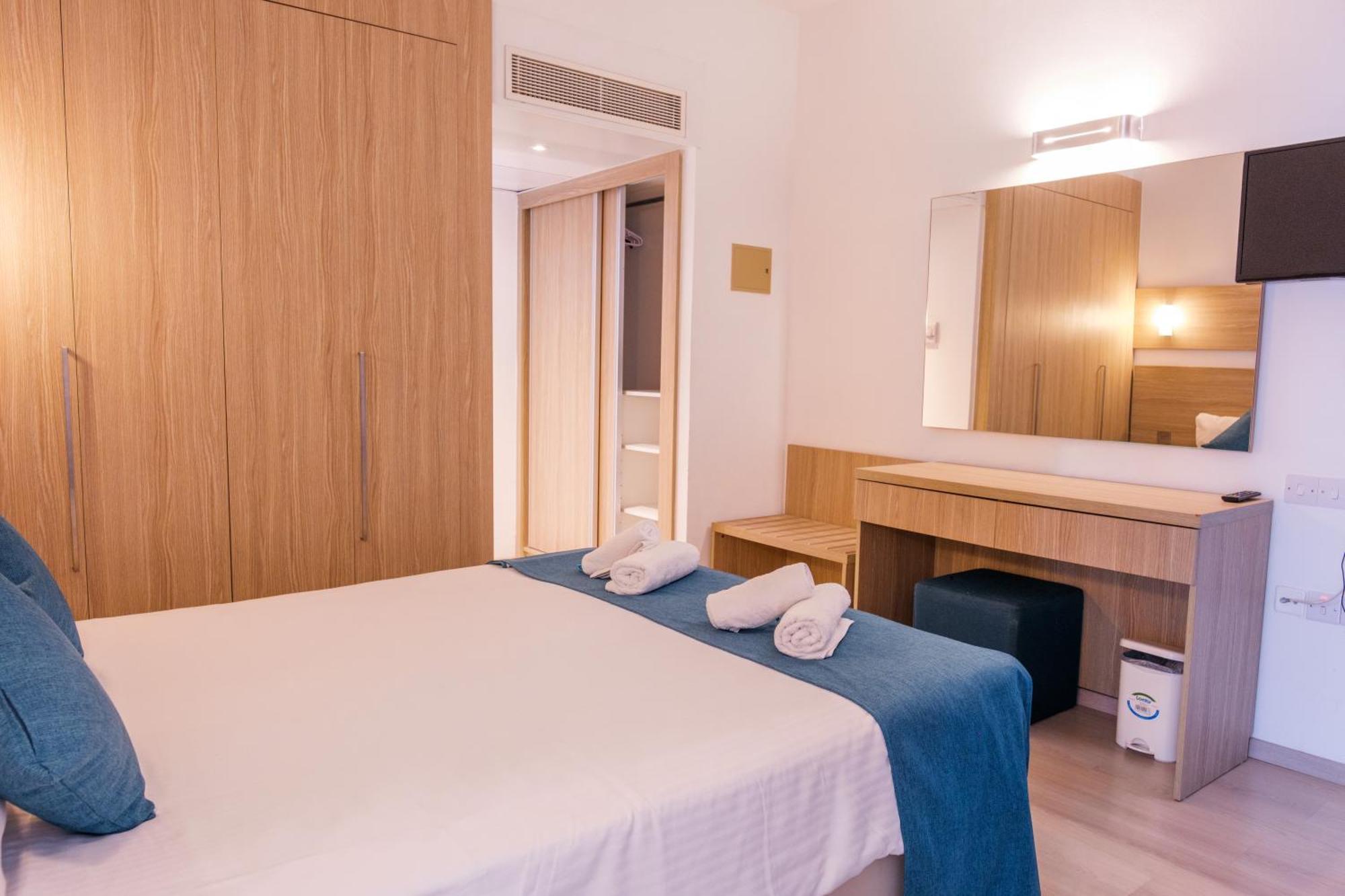 Kapetanios Bay Hotel 3*
