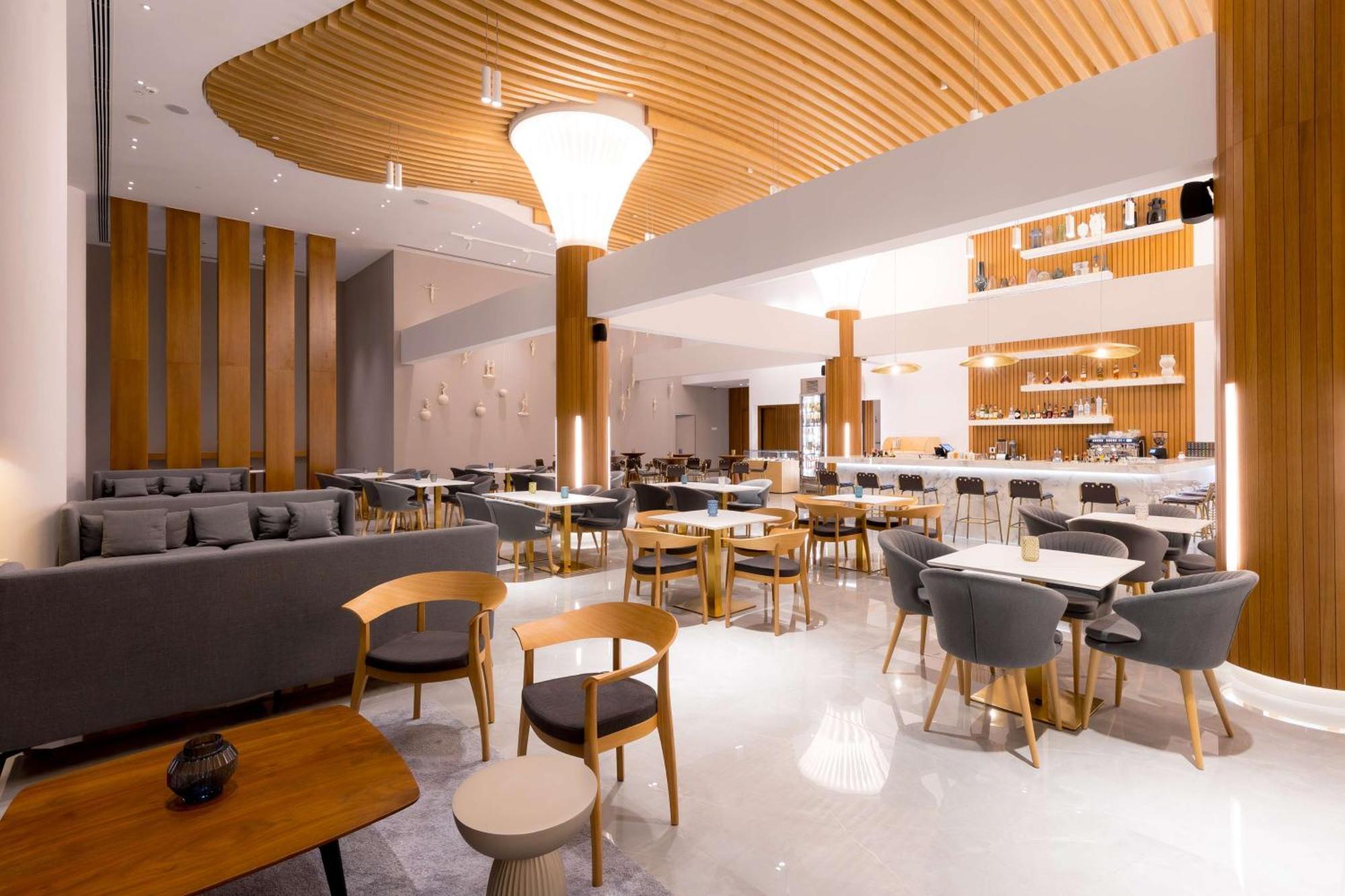 Radisson 5* Larnaca