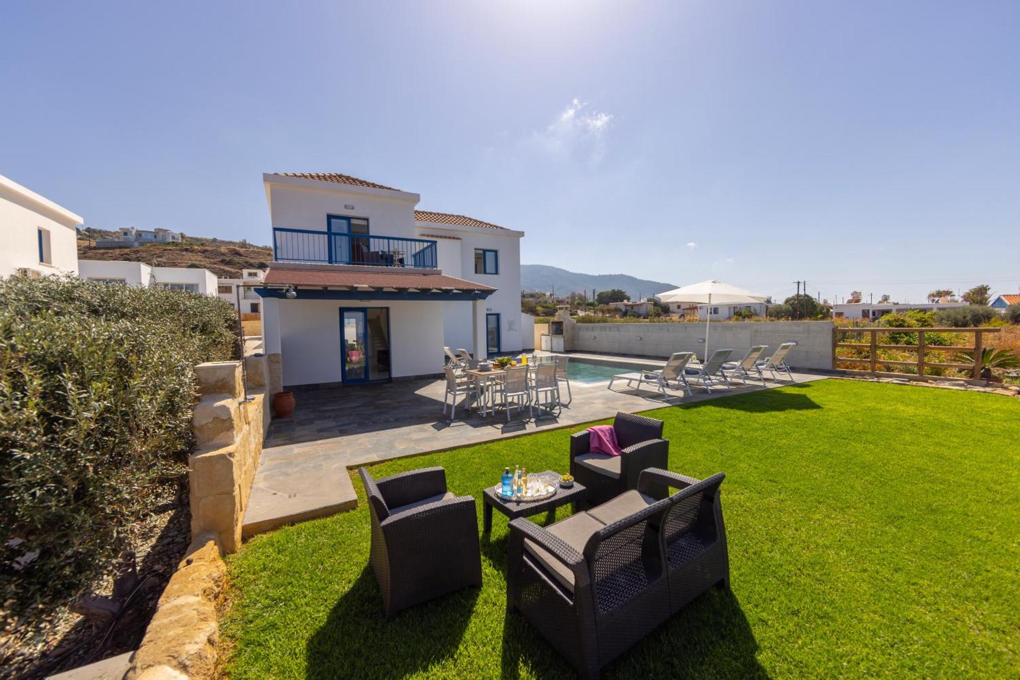Diana Seaside Villa Pomos