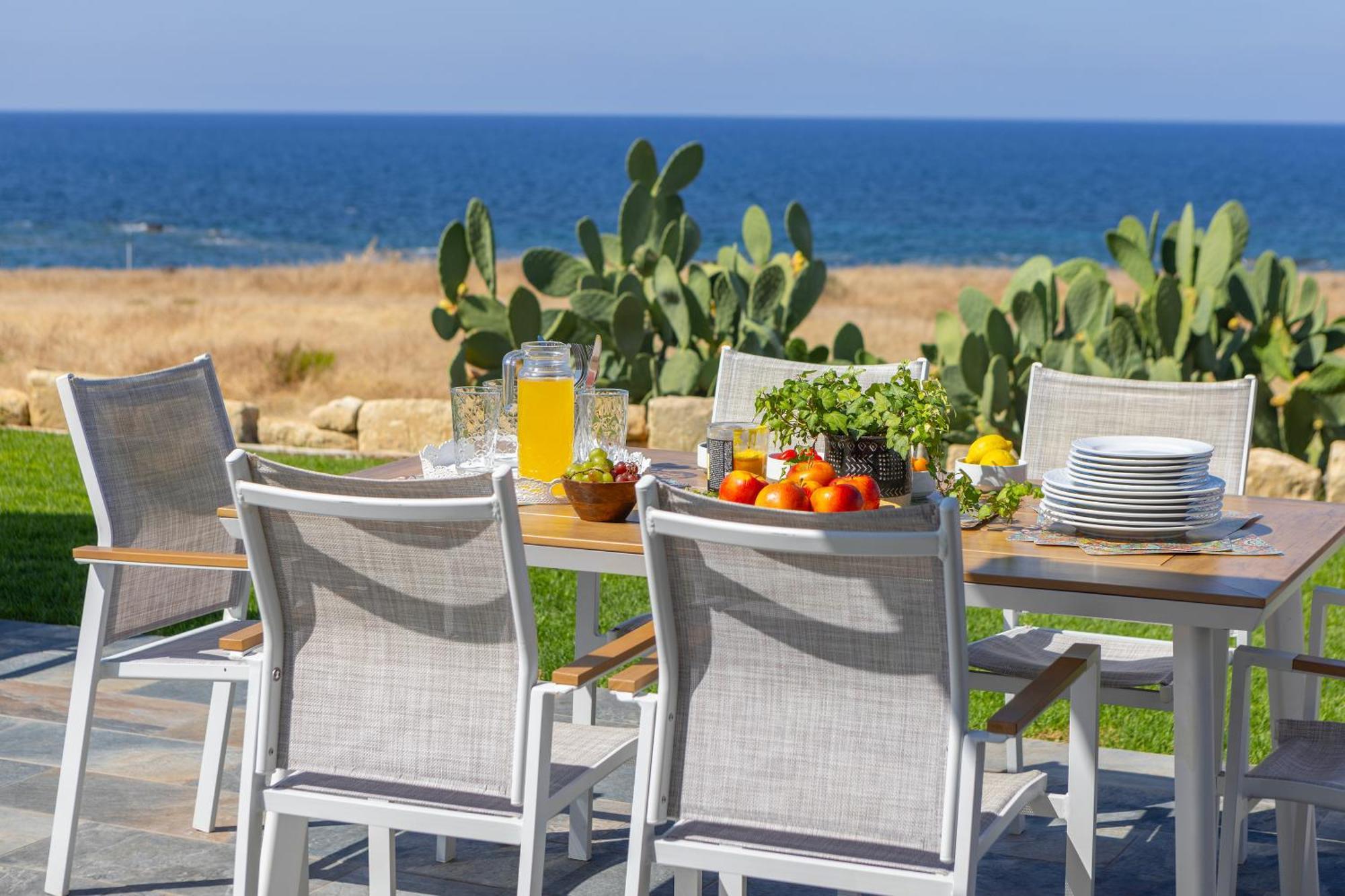 Diana Seaside Pomos