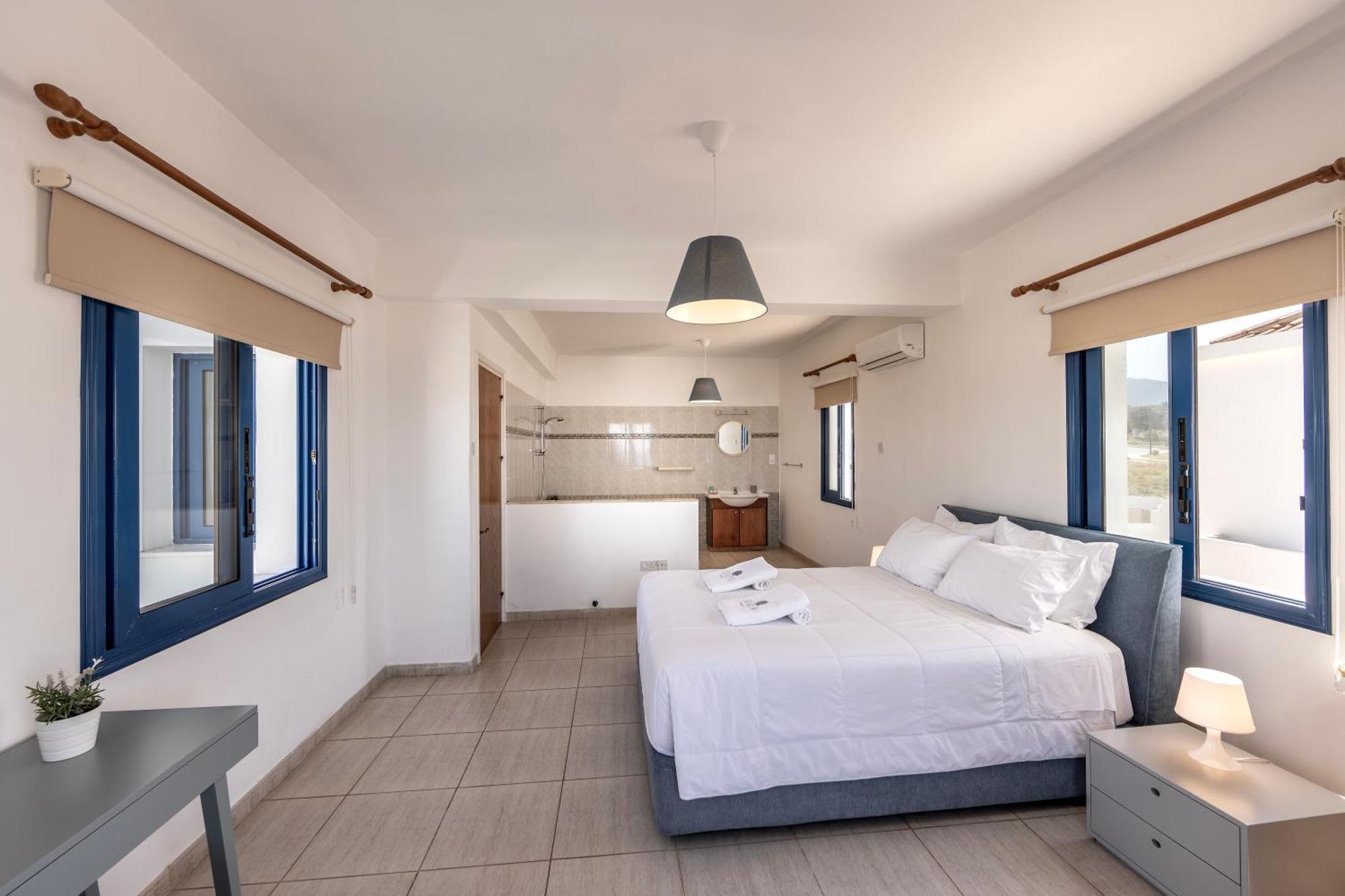 Diana Seaside Pomos