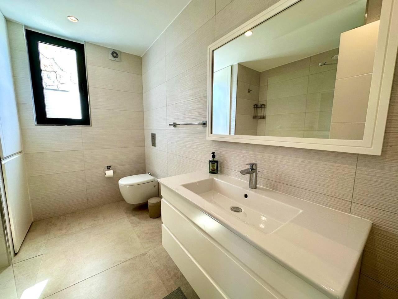 Deja Blue 2 With Private Pool *