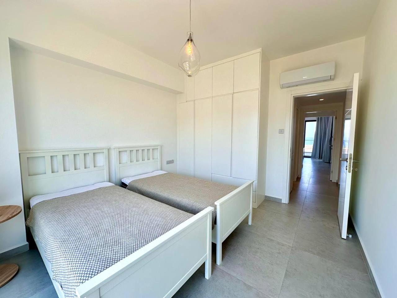 Dejablue, Block A2, Unit 4 *