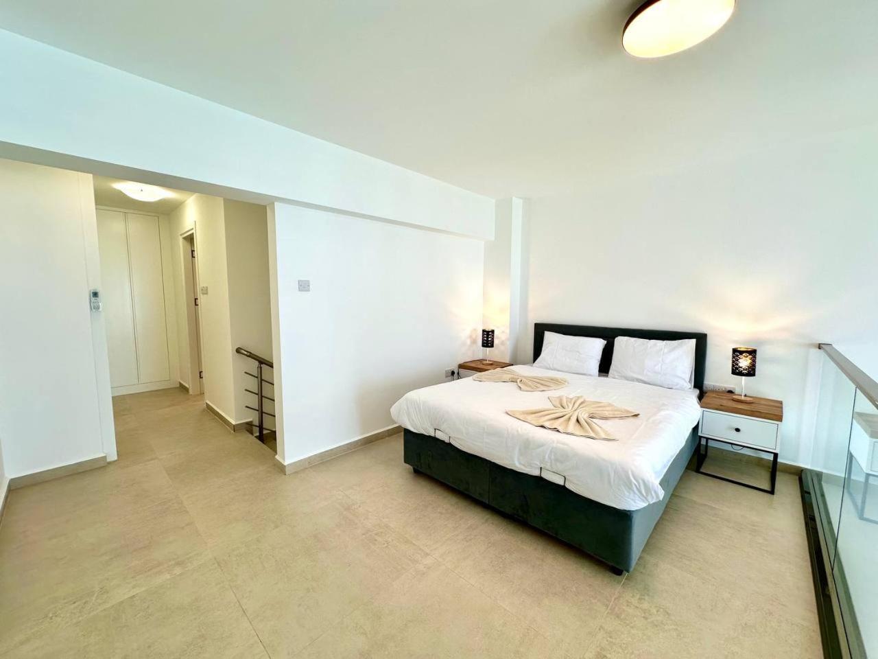 Apartment Deja Blue Block C Unit 19 *