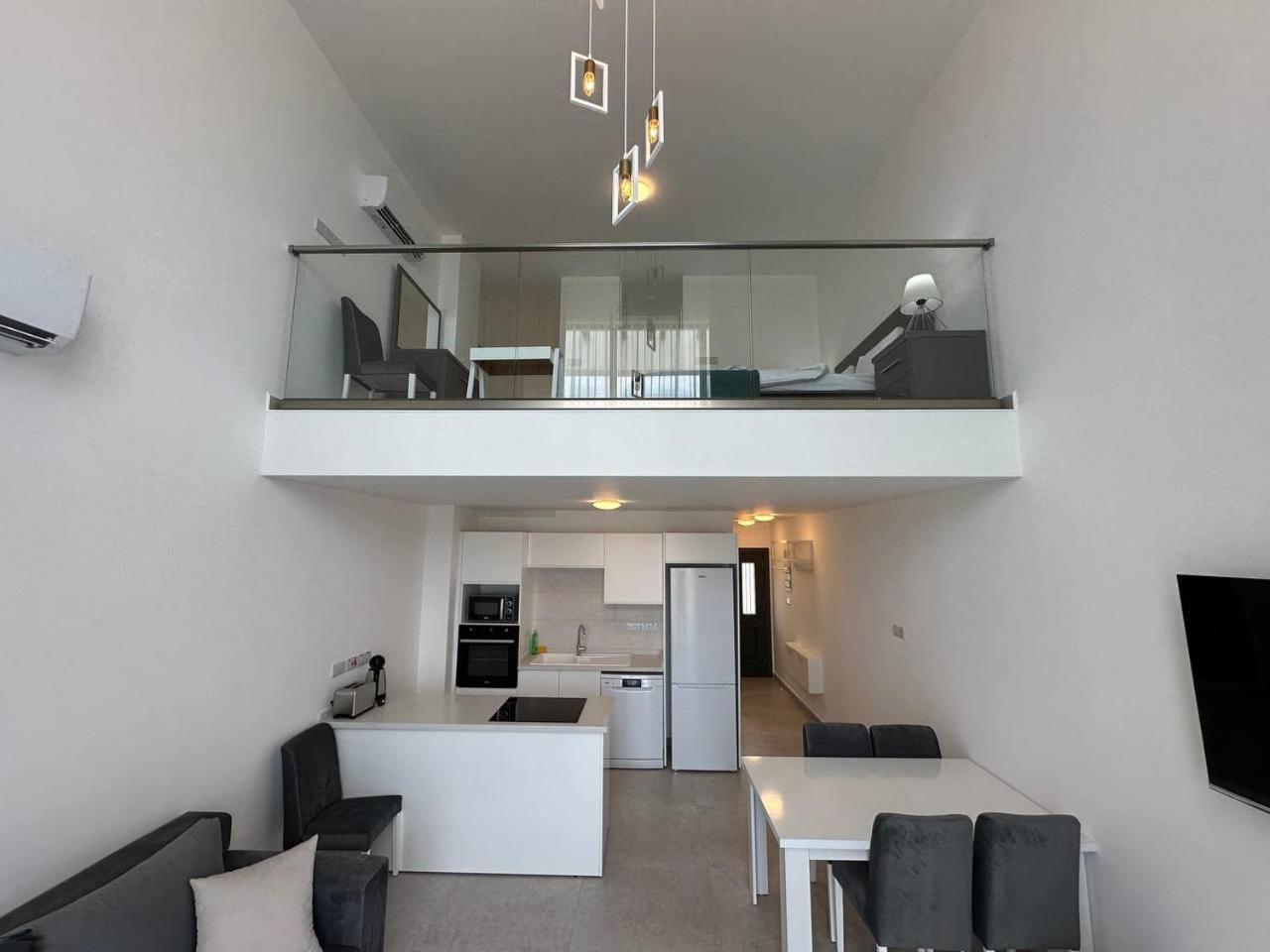 Apartment Dejablue, Block C, Unit 22