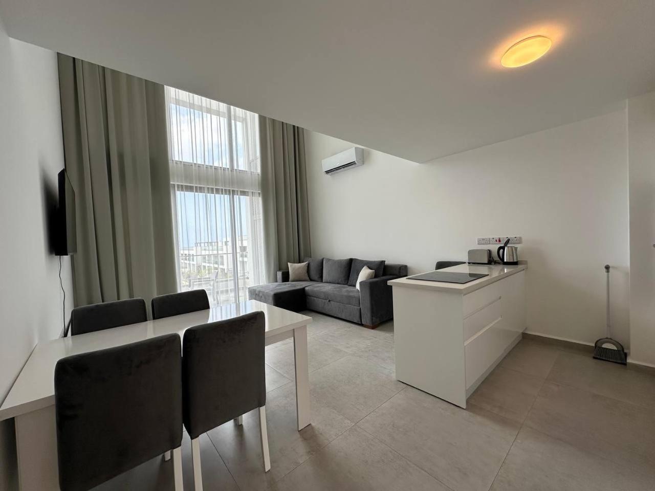 Apartment Dejablue, Block C, Unit 22 Kalogrea
