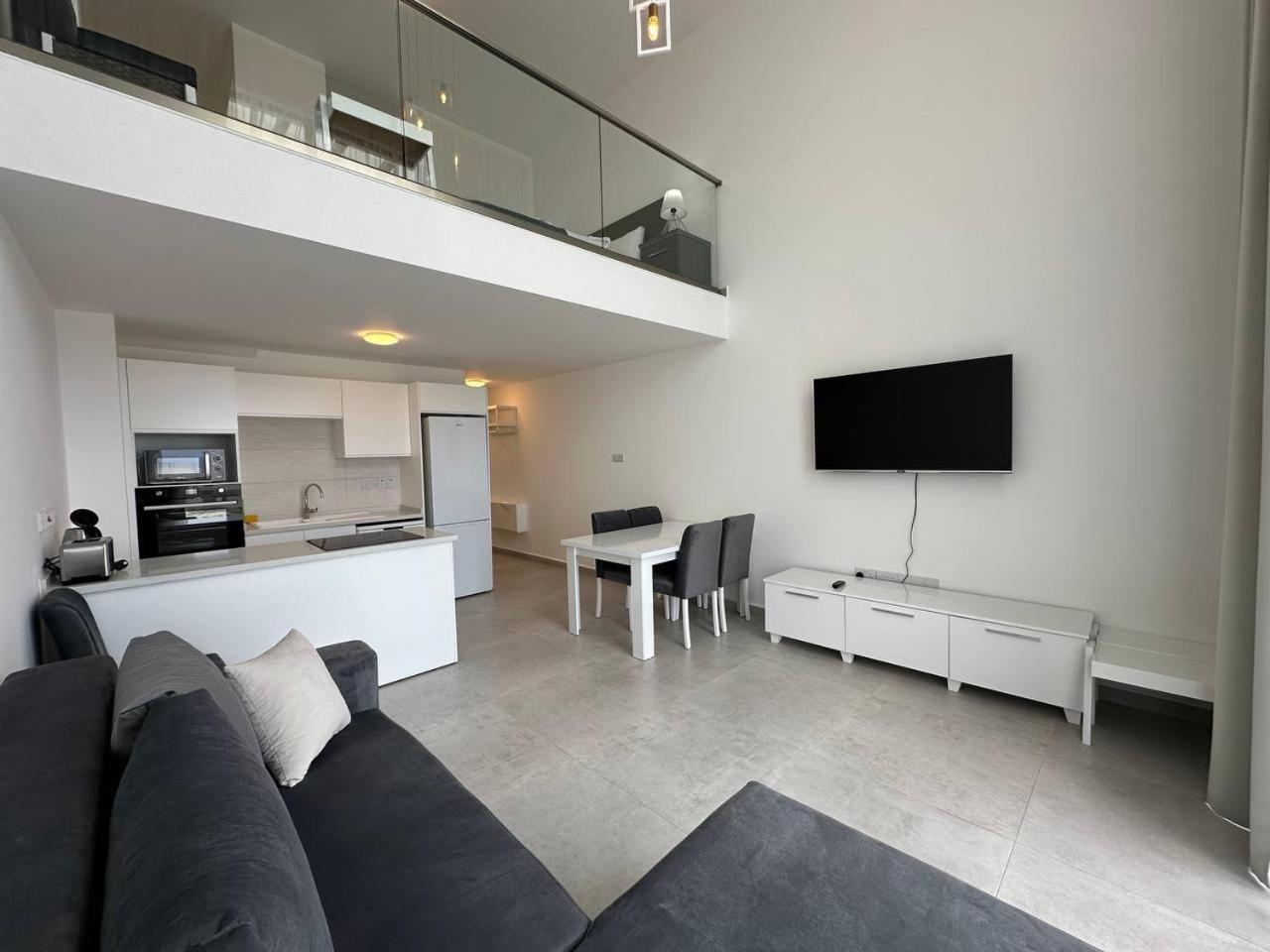 Apartment Dejablue, Block C, Unit 22 *