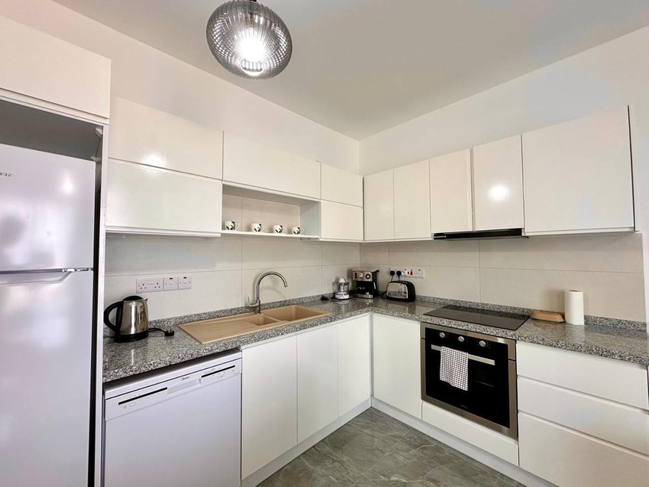Dejablue, Block F2, Unit 12 Apartment