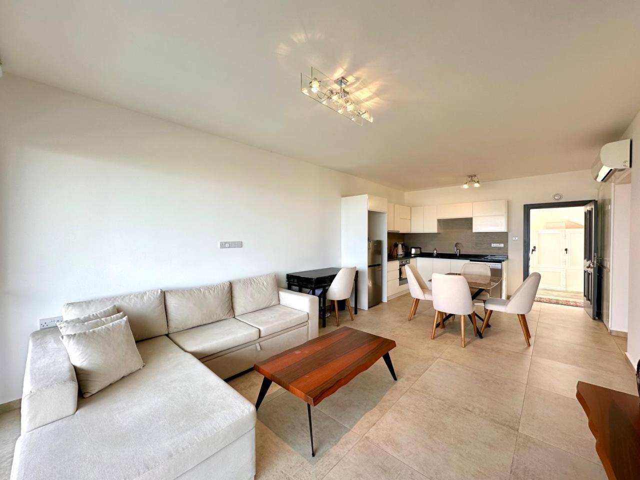 Apartment Retreat, Block A1, Unit 2