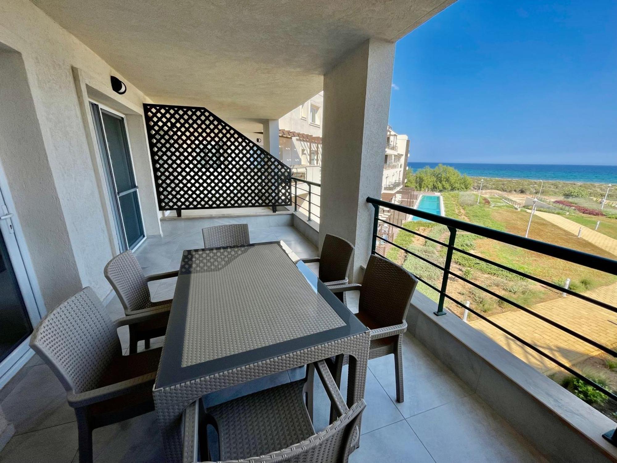 Lightness By The Sea Apartment *