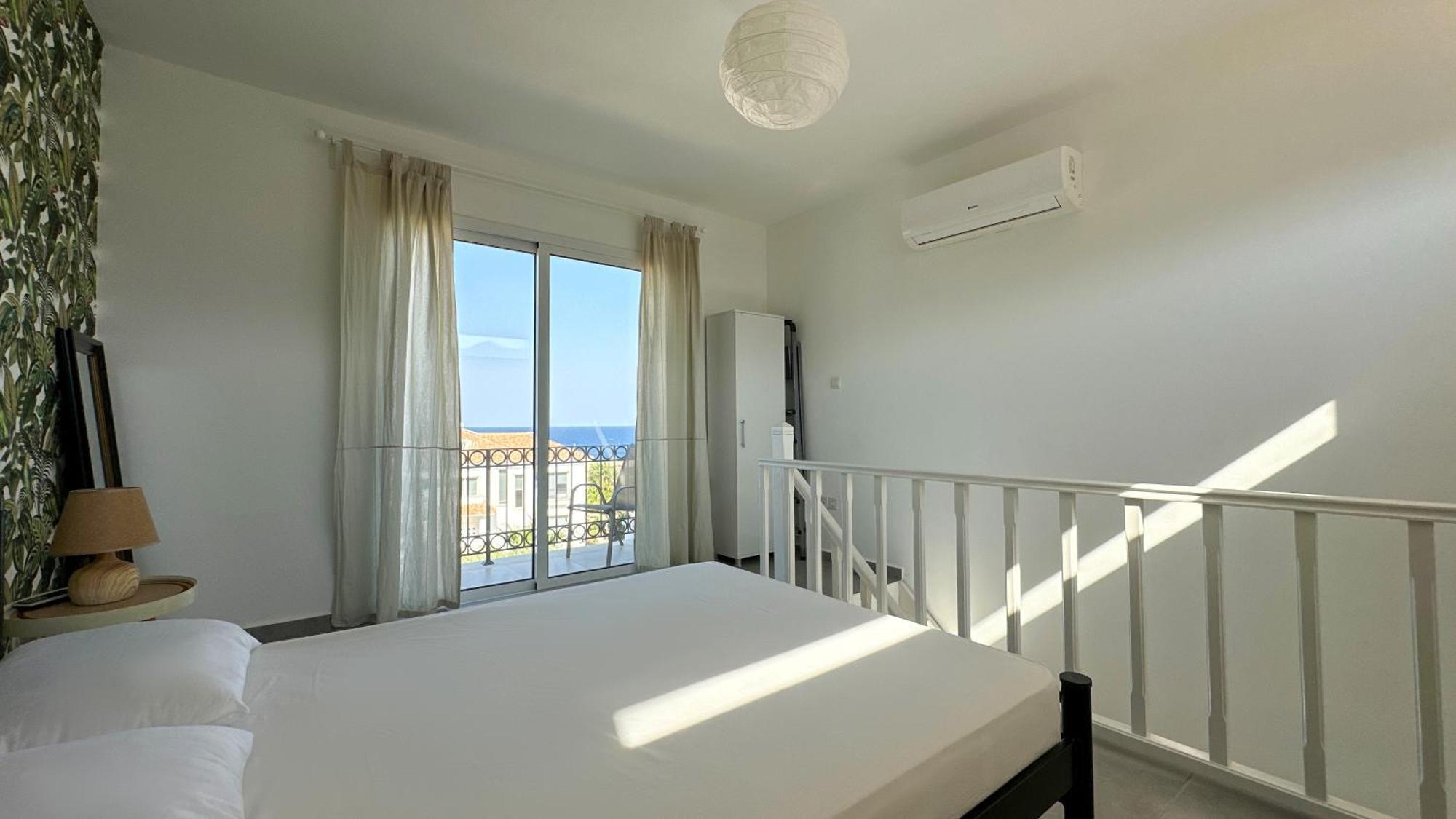 1 Bedroom Loft Apartment *