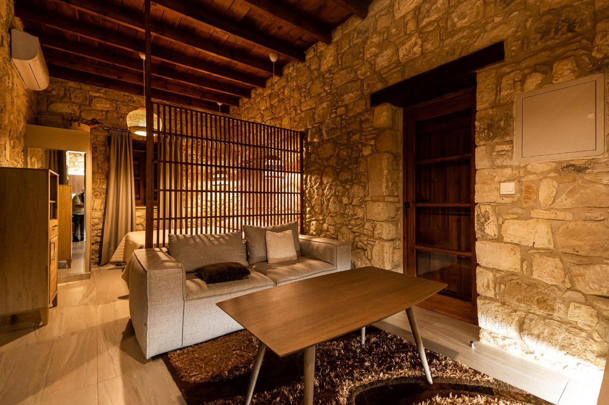 Harma Traditional Boutique * Paphos