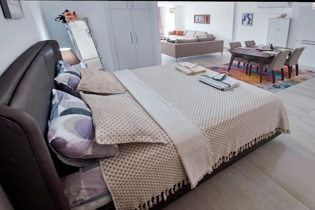 Thalassa Big Apartment