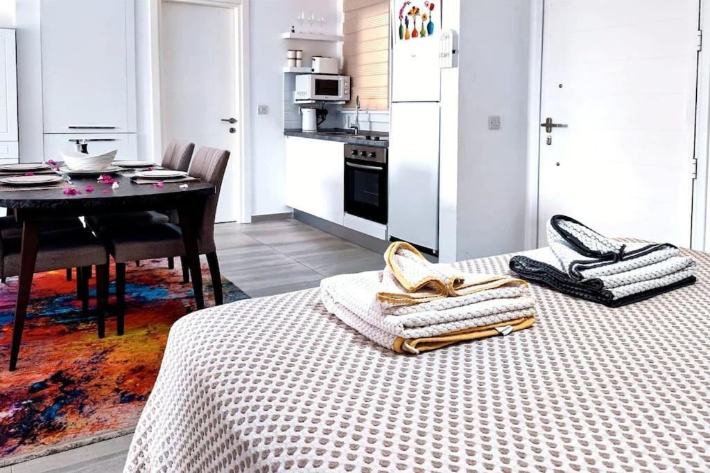 Thalassa Big Apartment *