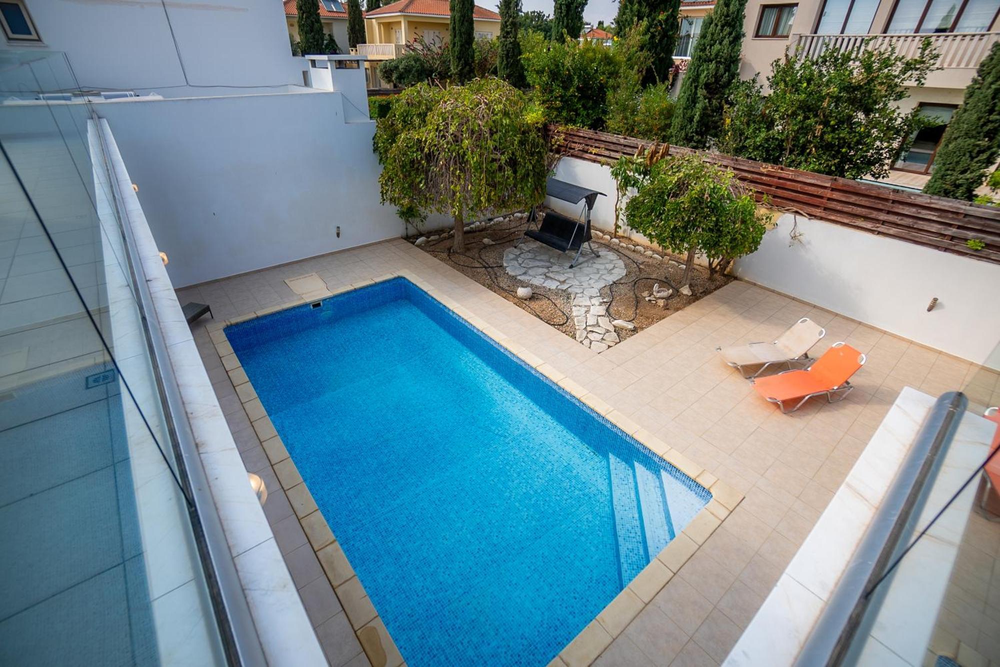 Beachfront Larnaka Dhekelia With Pool