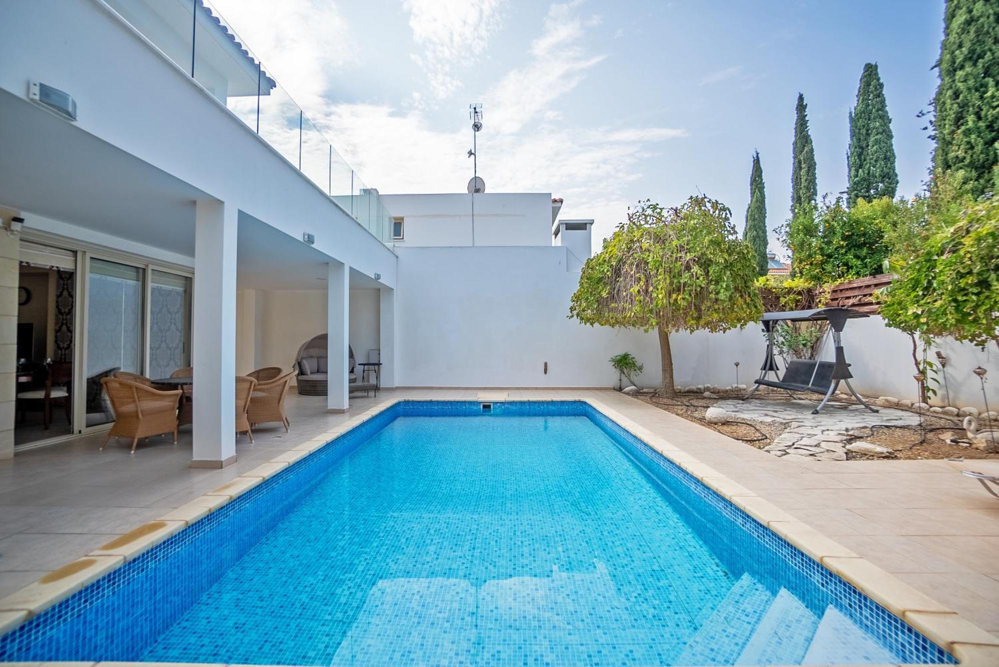 Beachfront Larnaka Dhekelia With Pool Villa Pyla