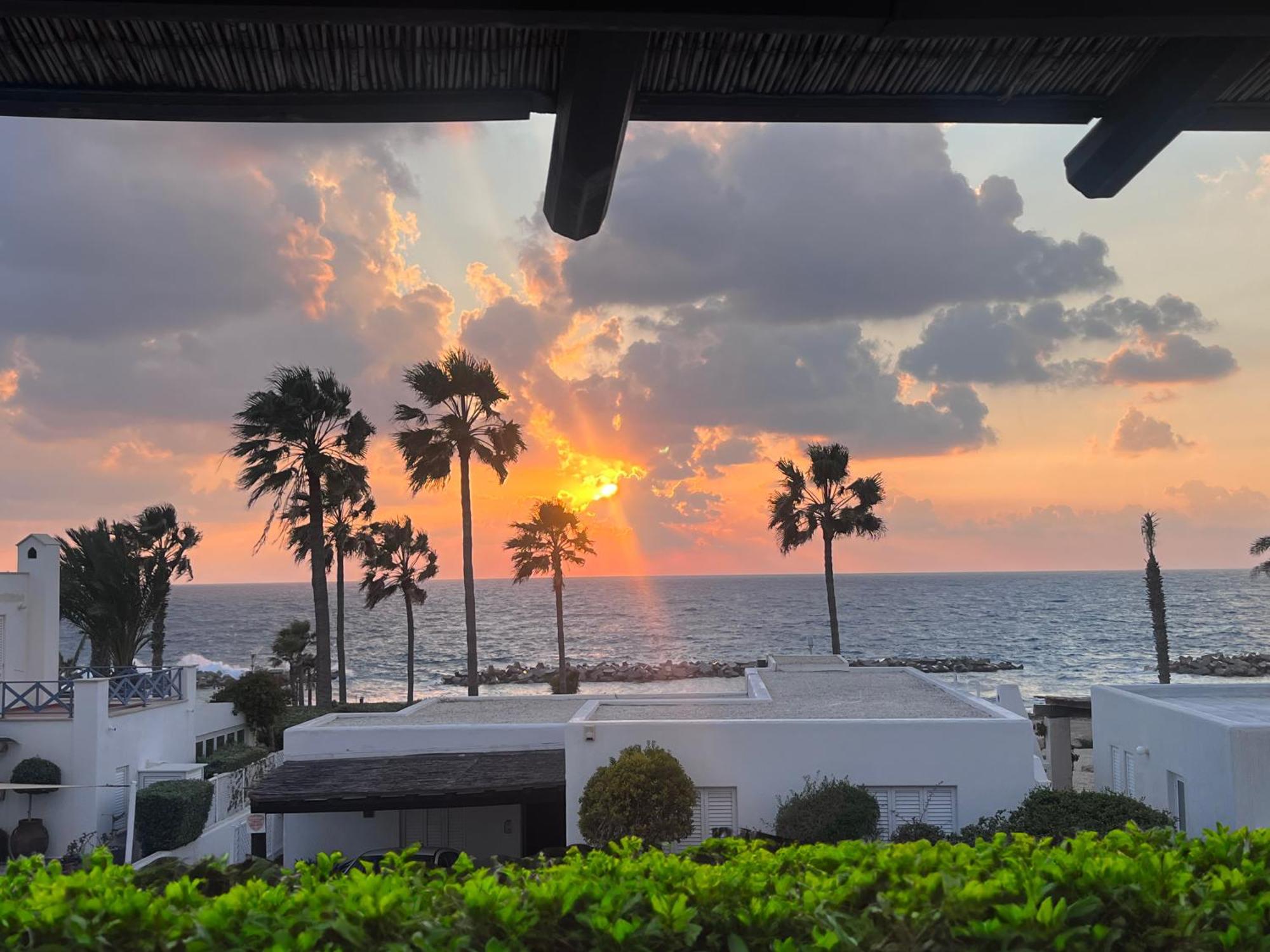 Sunset Deluxe And Apartment Paphos